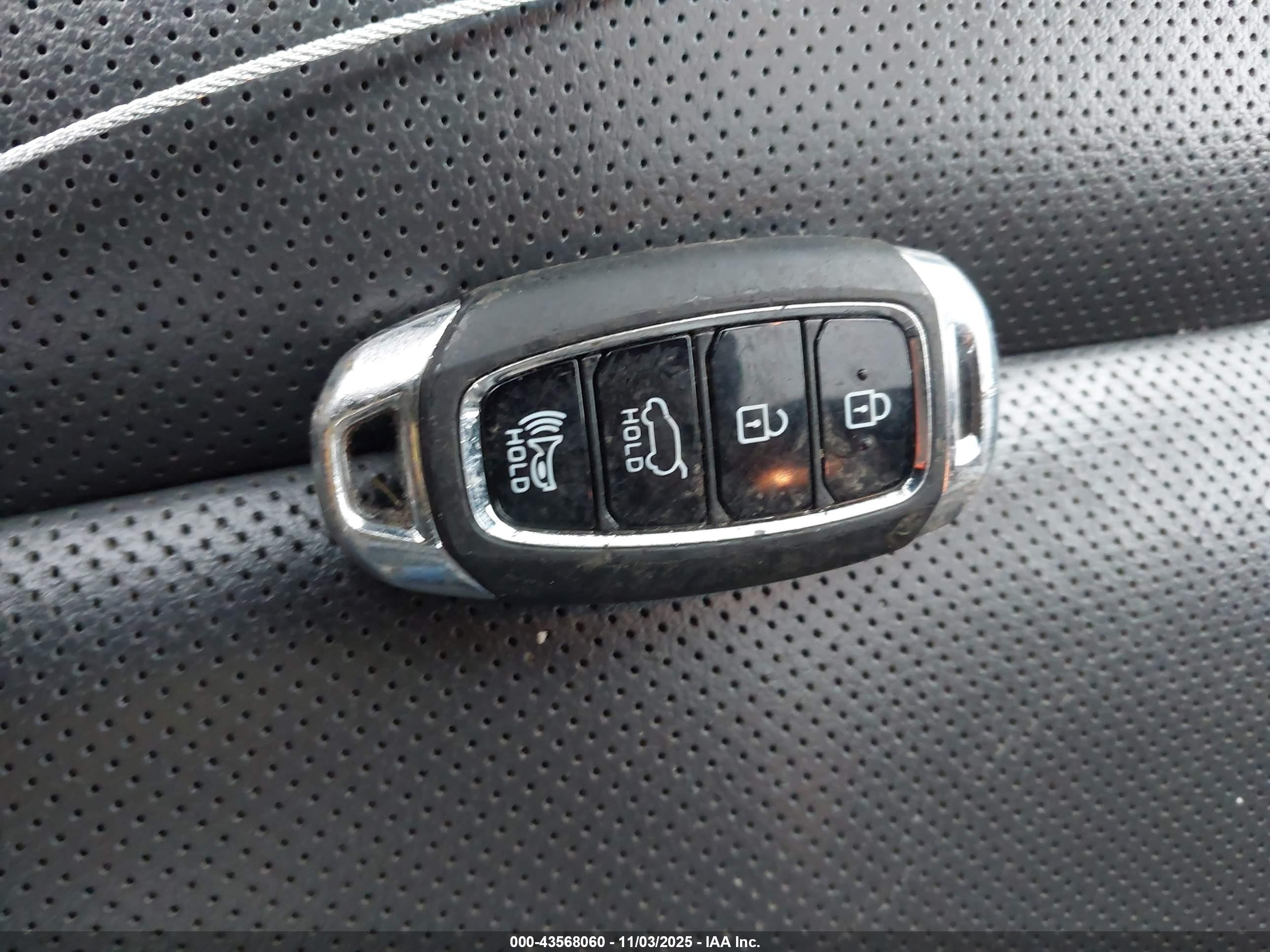HYUNDAI KONA image 11