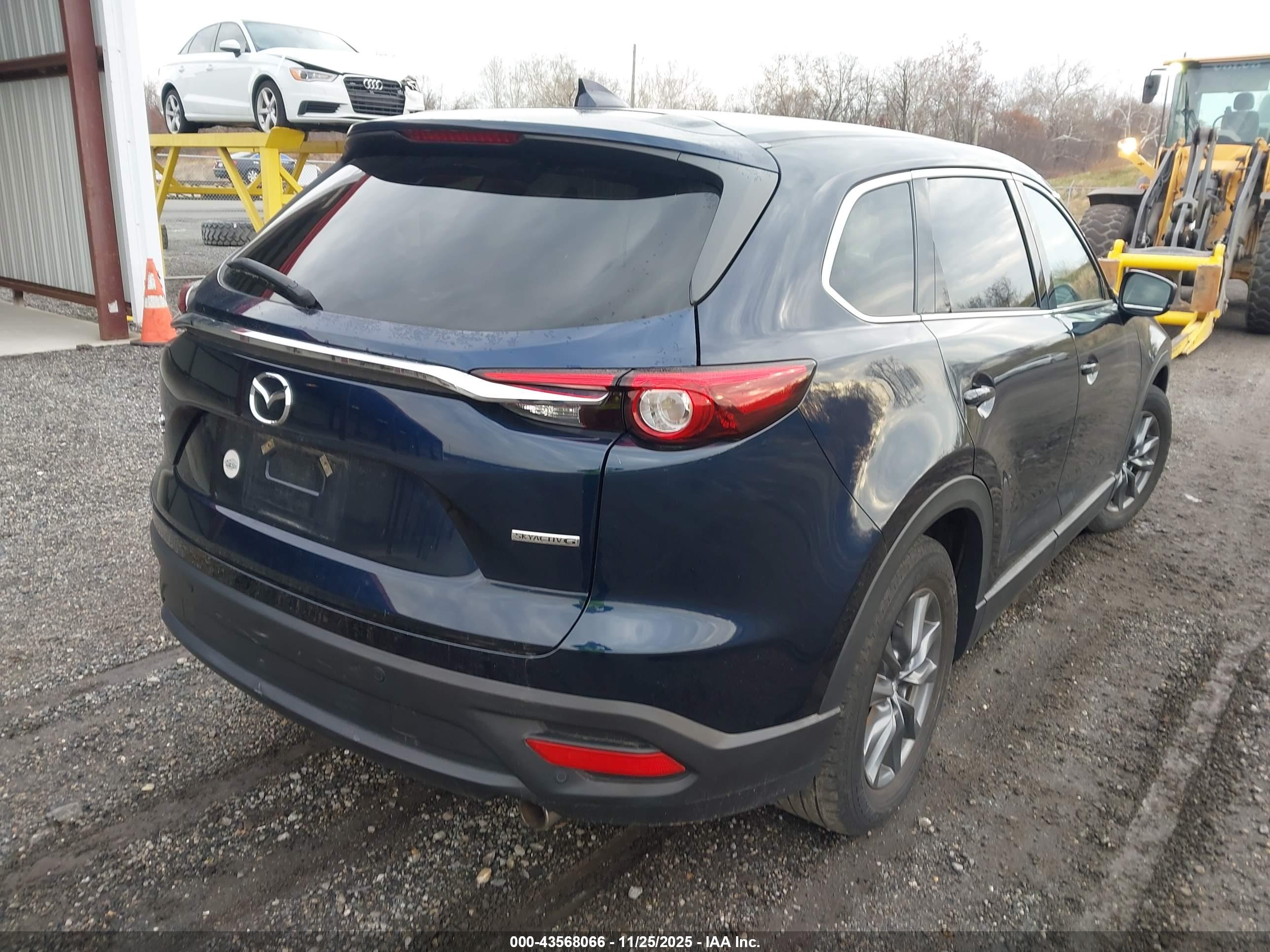 MAZDA CX-9 image 4