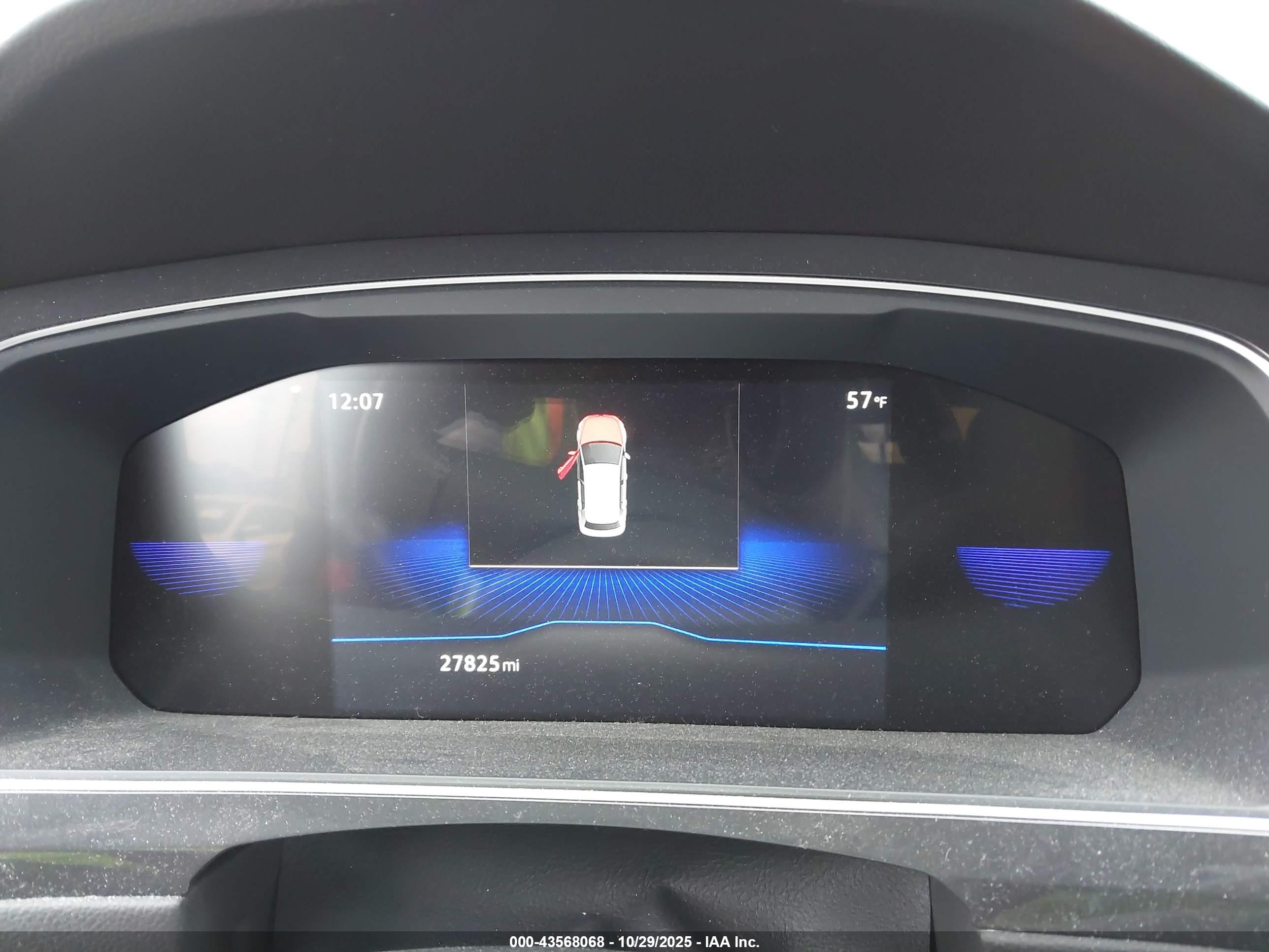 VOLKSWAGEN TIGUAN image 7