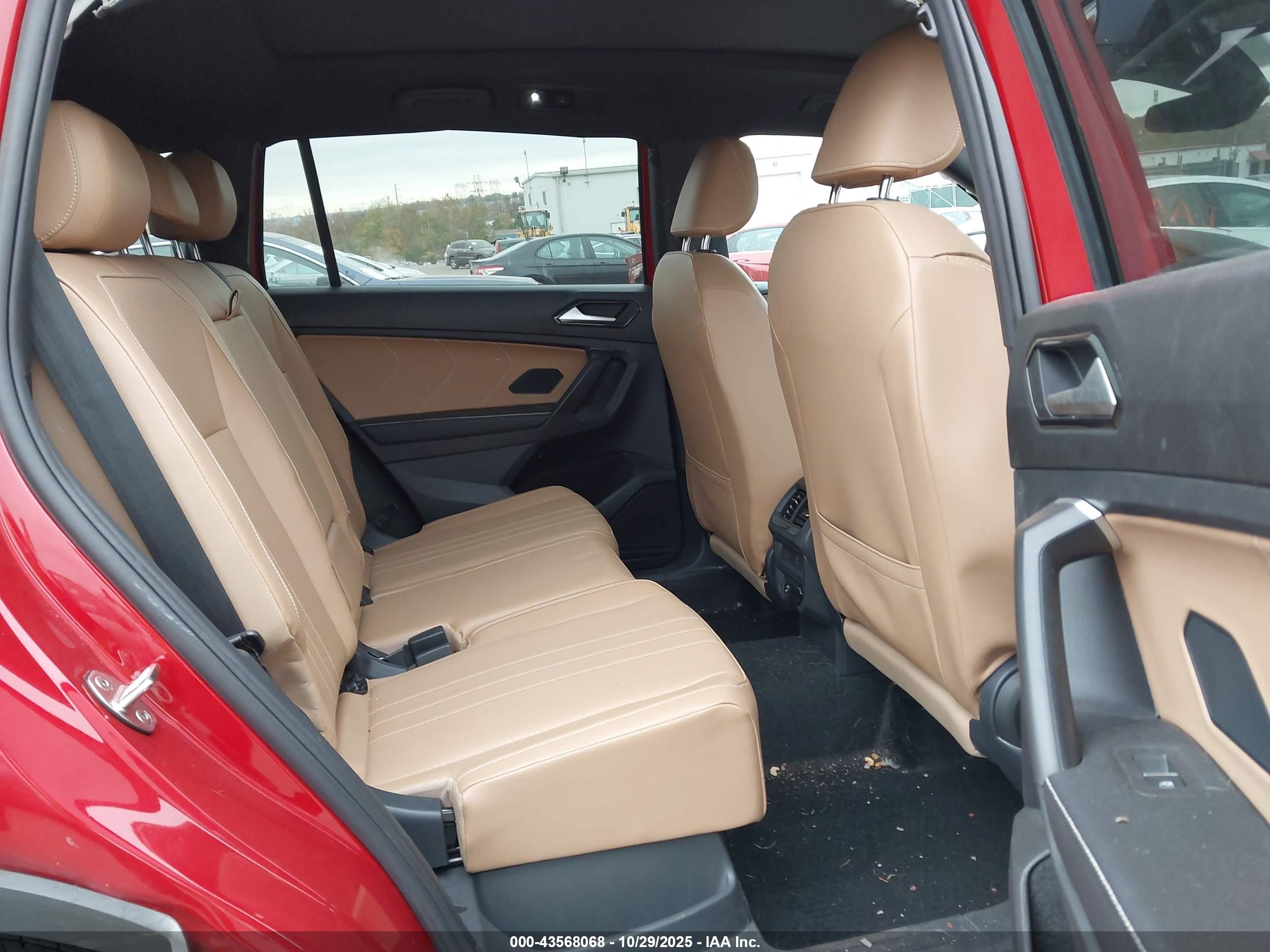 VOLKSWAGEN TIGUAN image 8