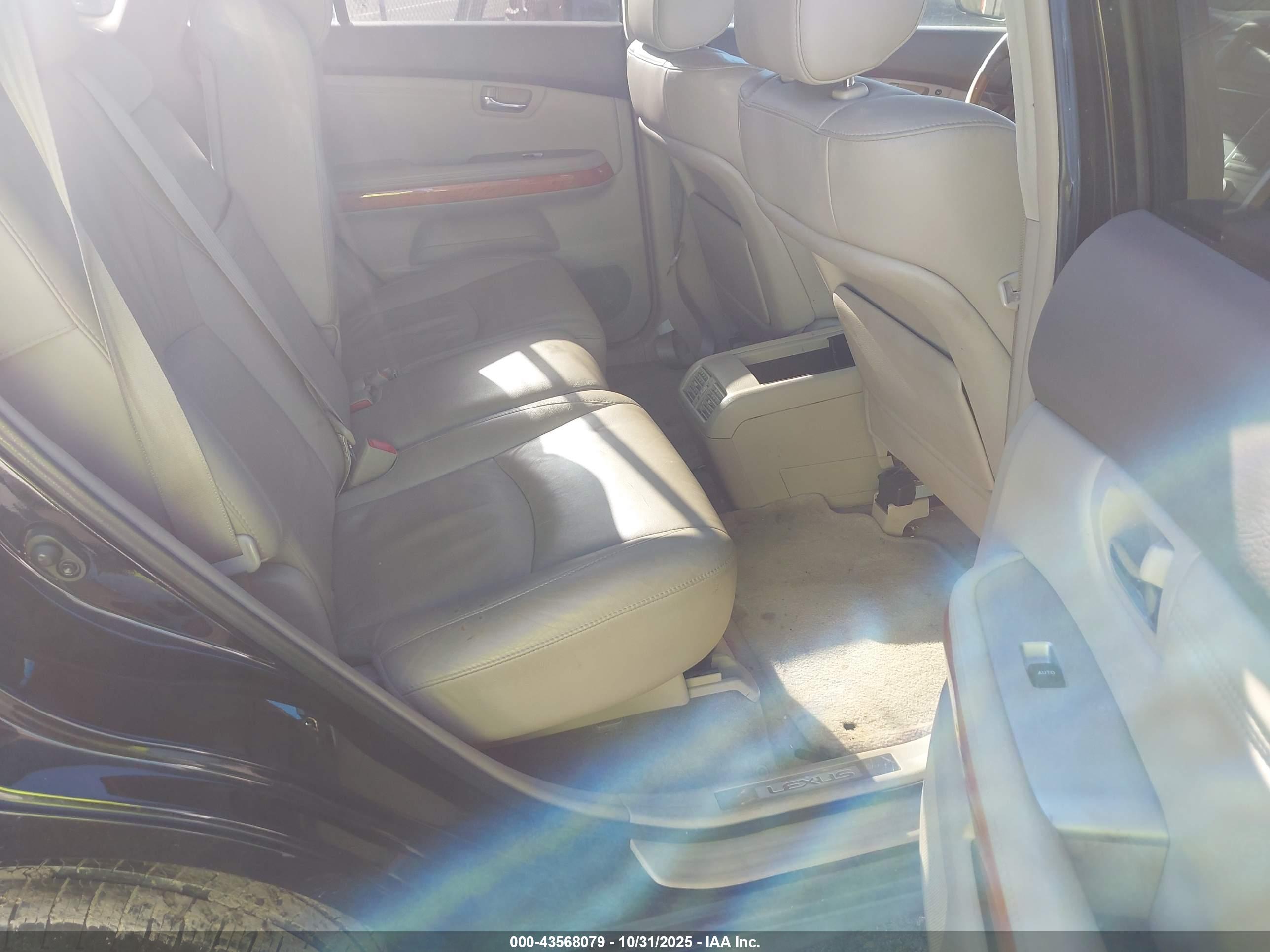 LEXUS RX image 8
