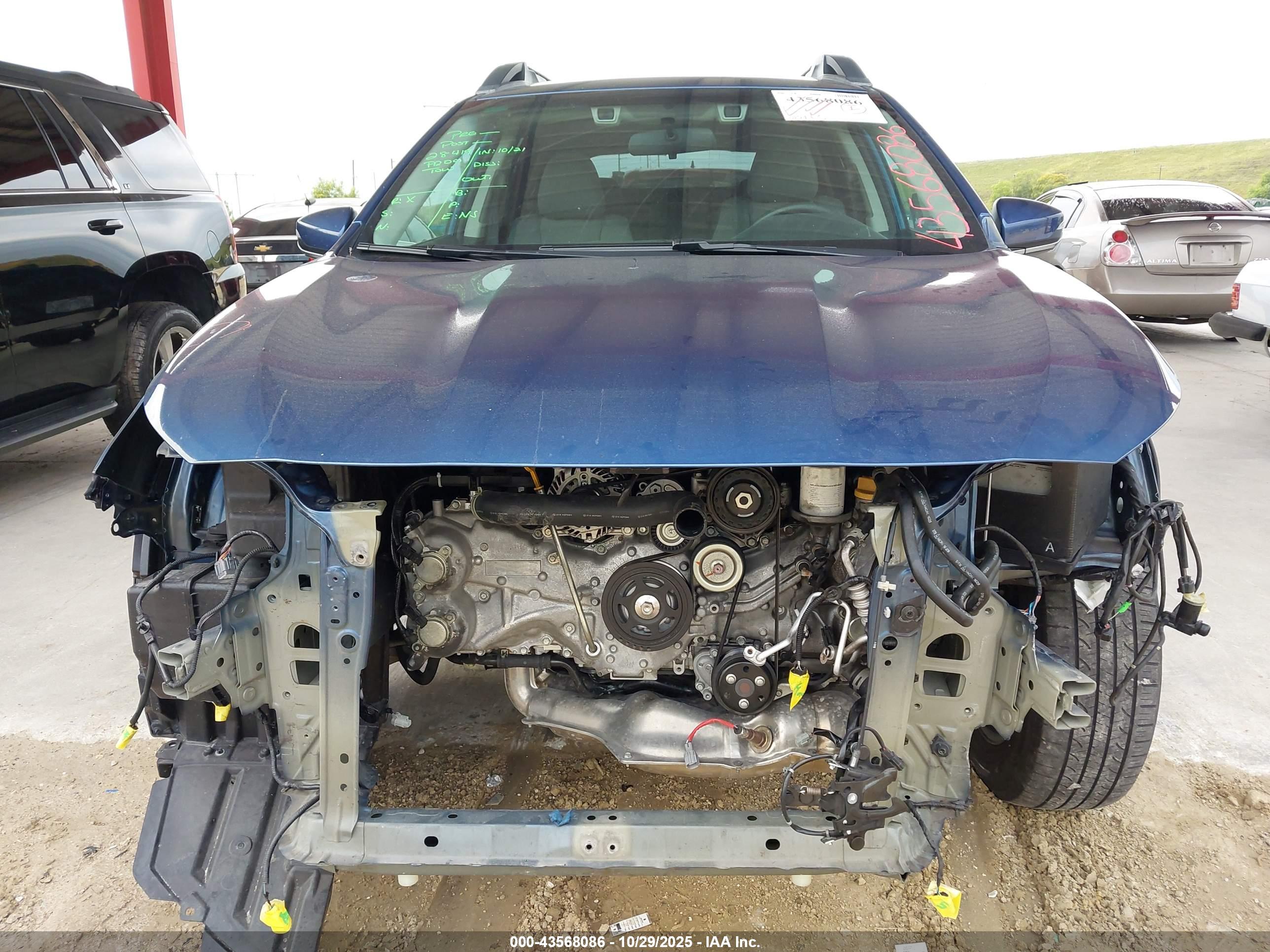 SUBARU OUTBACK image 6
