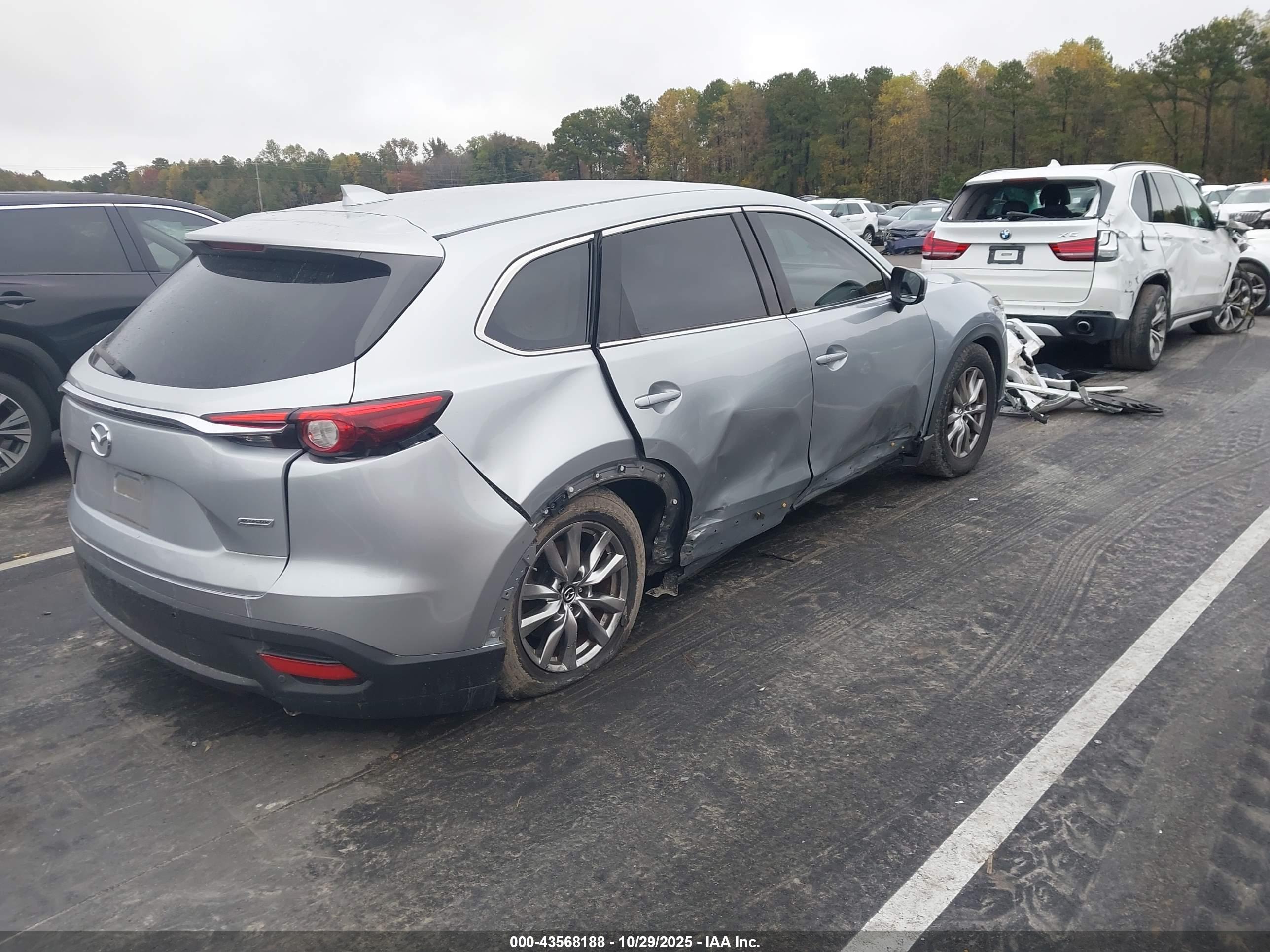 MAZDA CX-9 image 4