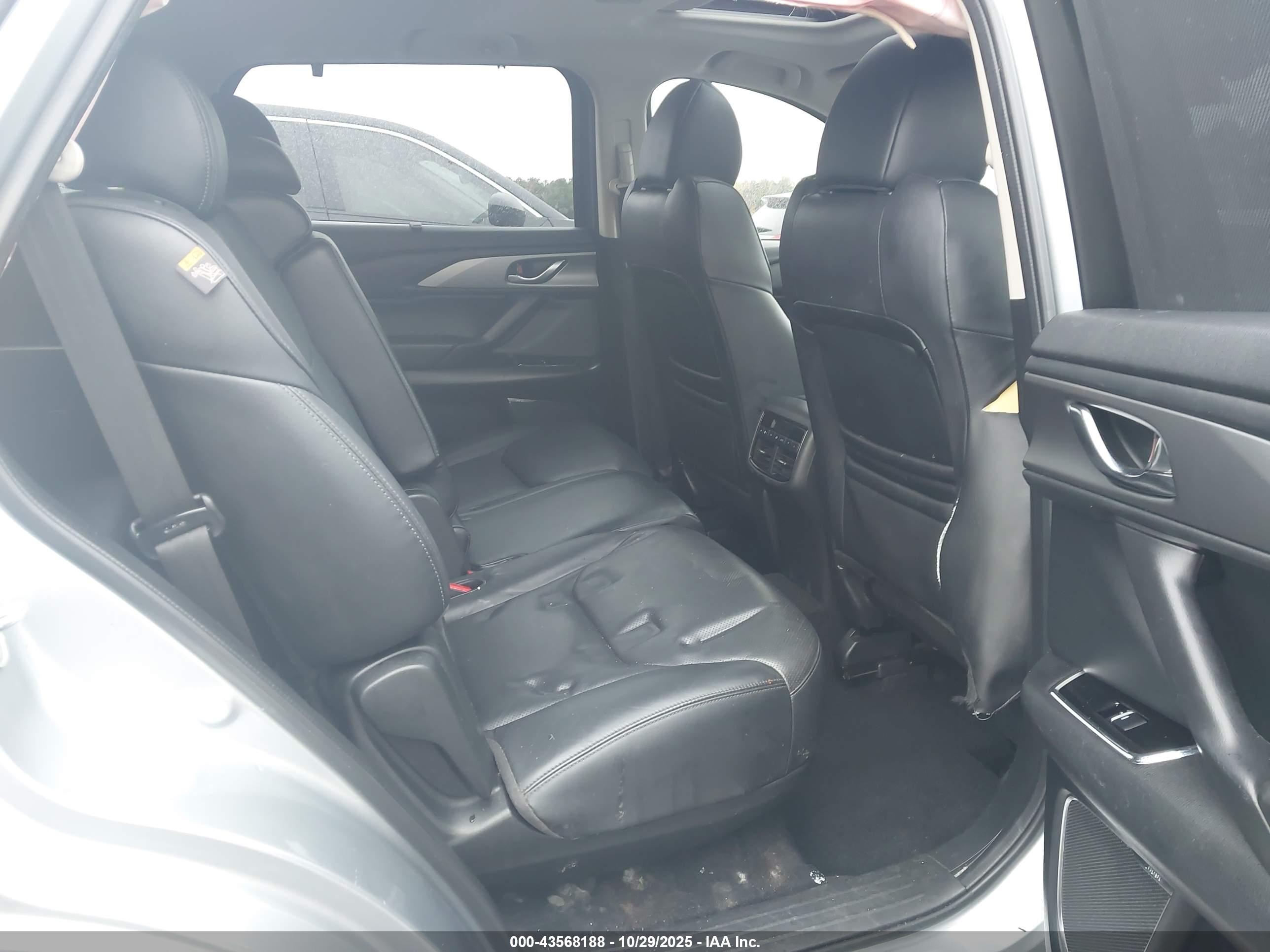 MAZDA CX-9 image 8