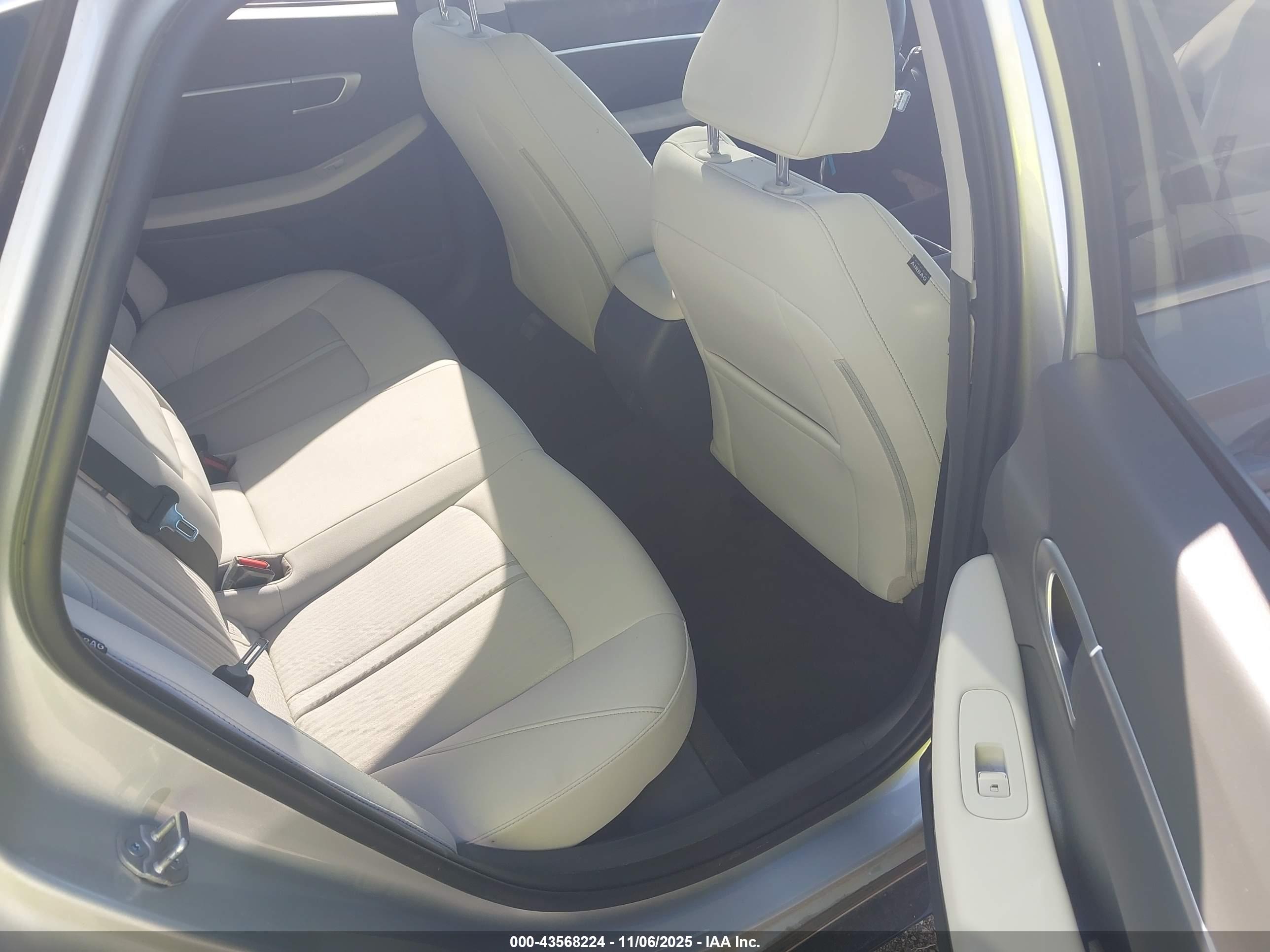 HYUNDAI SONATA image 8
