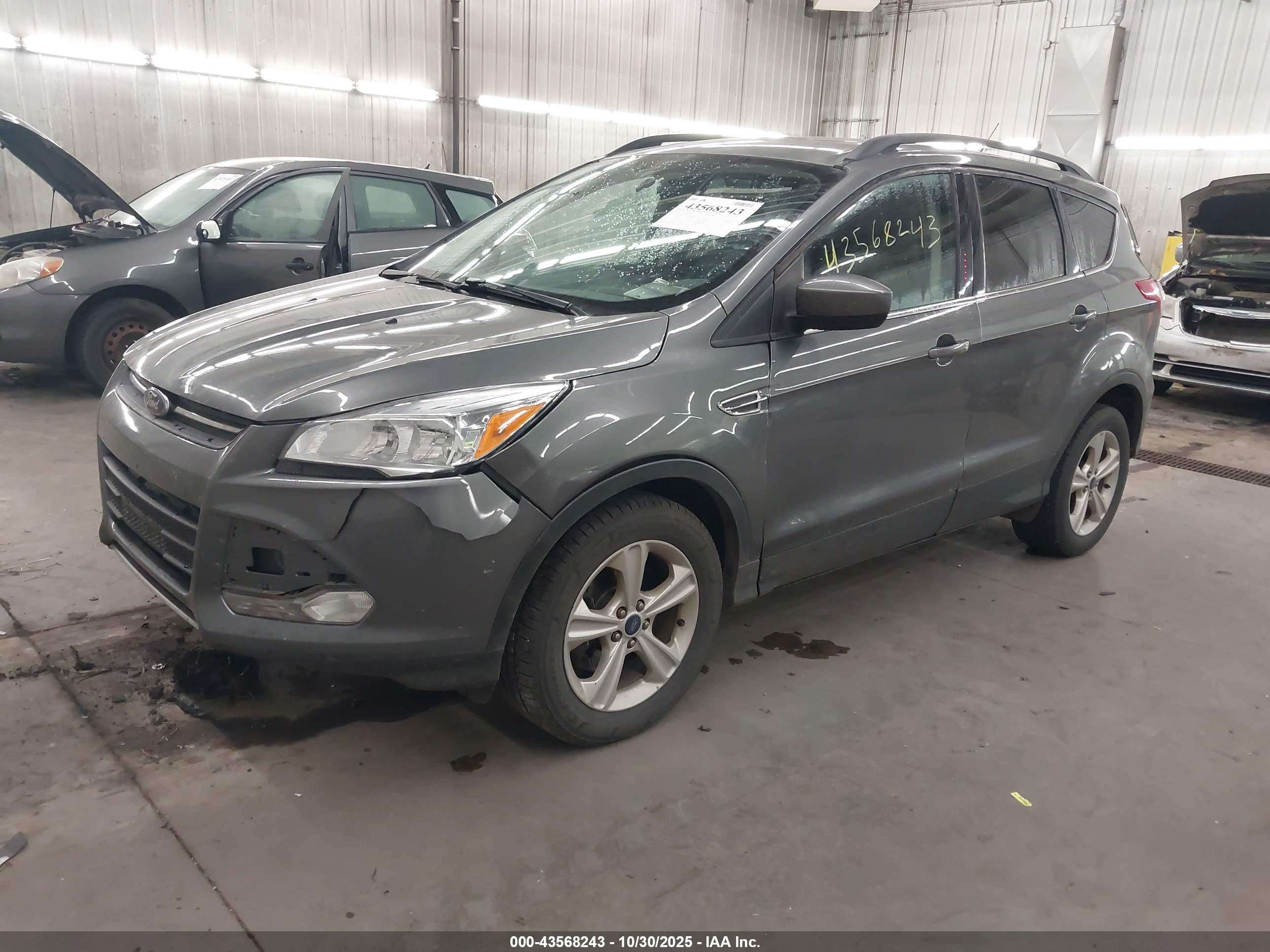 FORD ESCAPE image 2