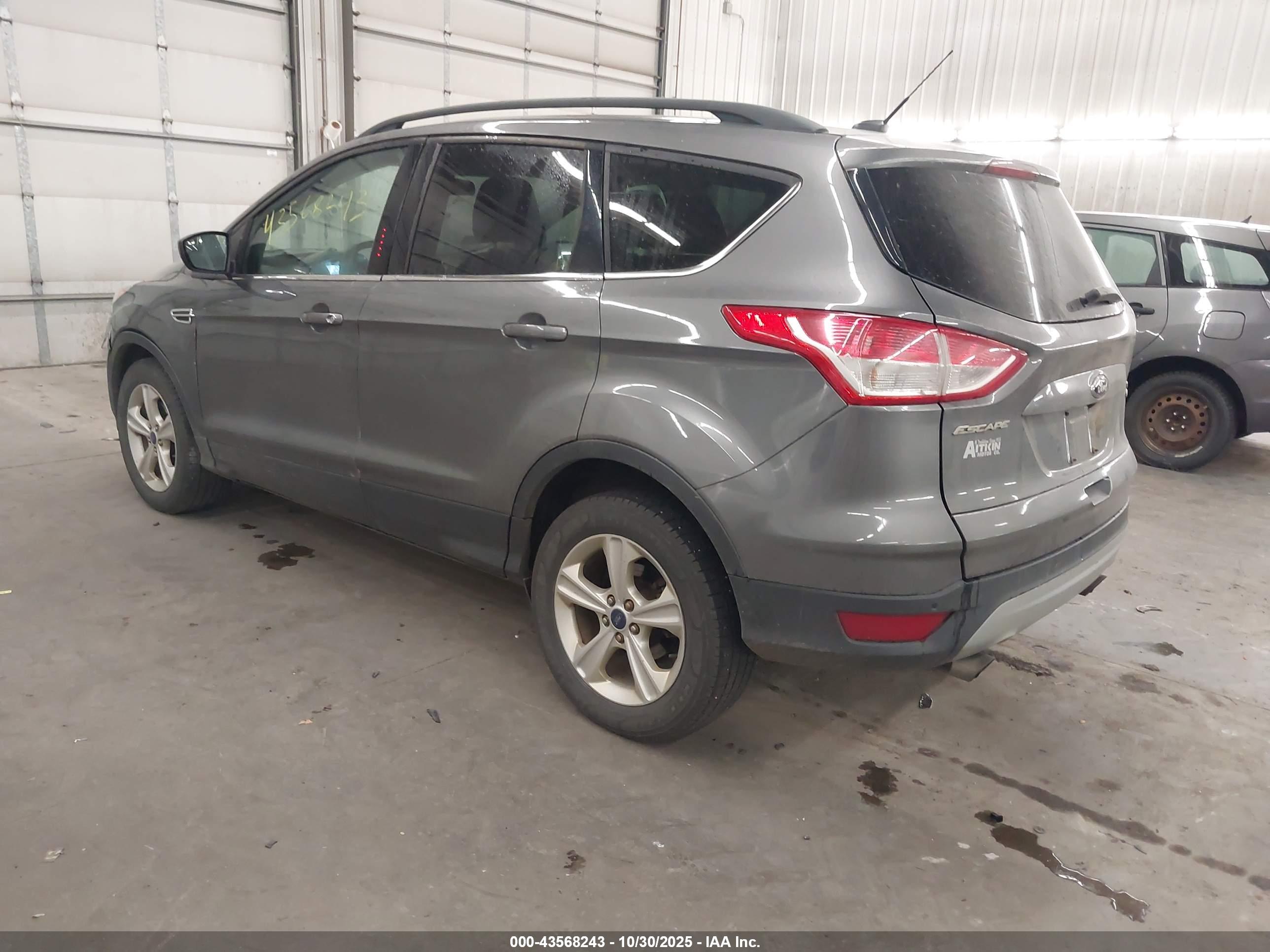 FORD ESCAPE image 3