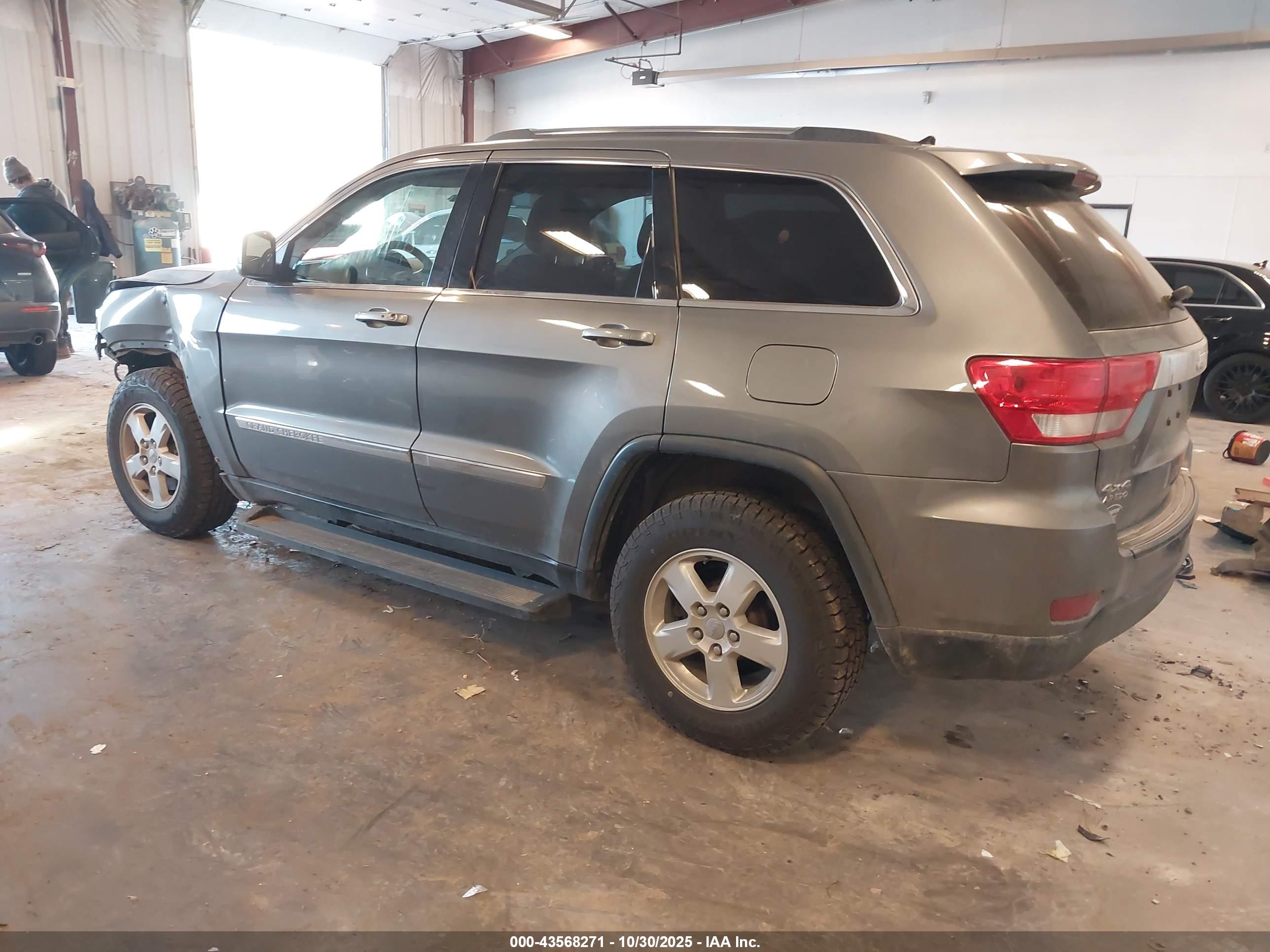 JEEP GRAND image 3