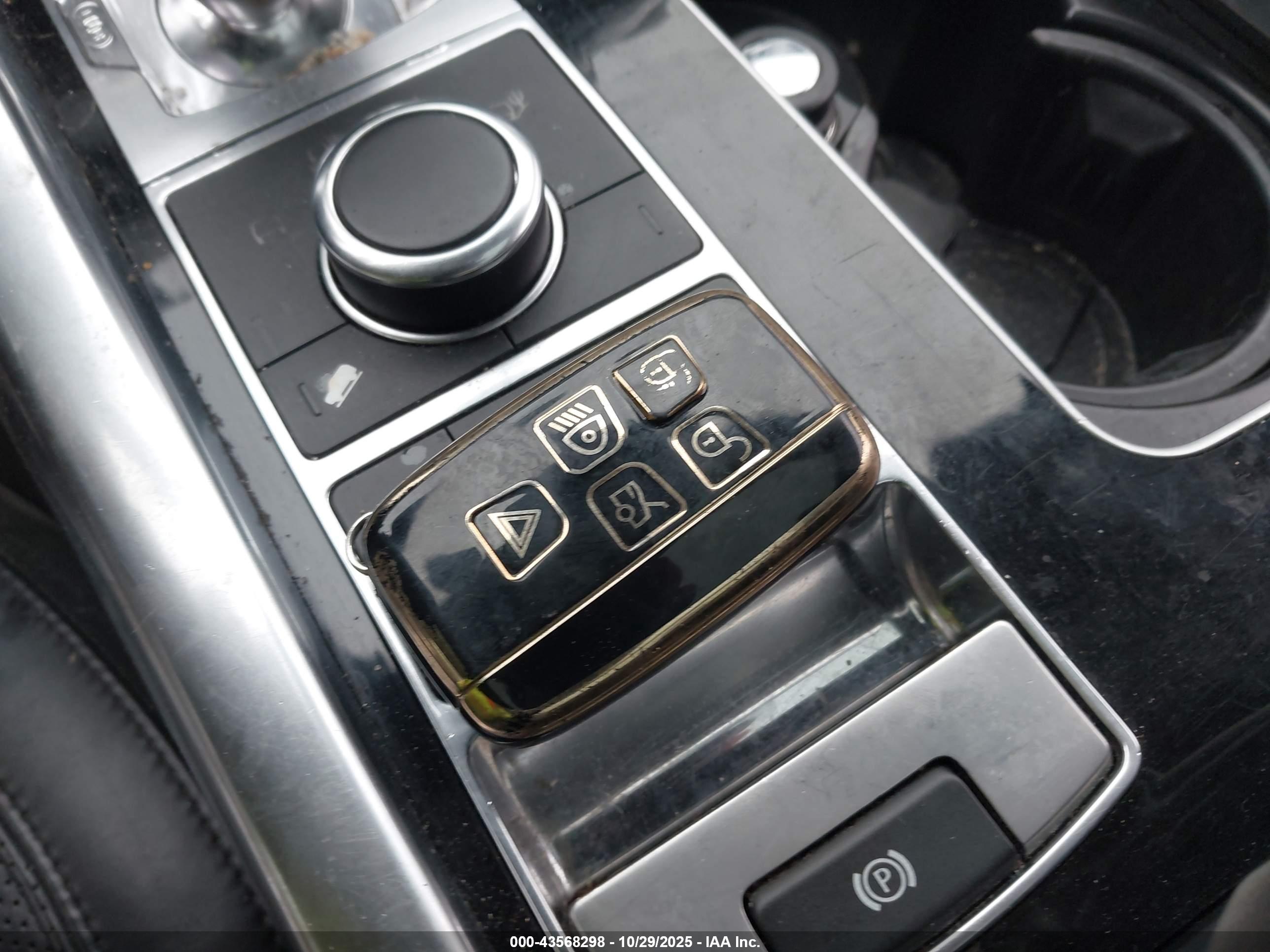 LAND ROVER image 11