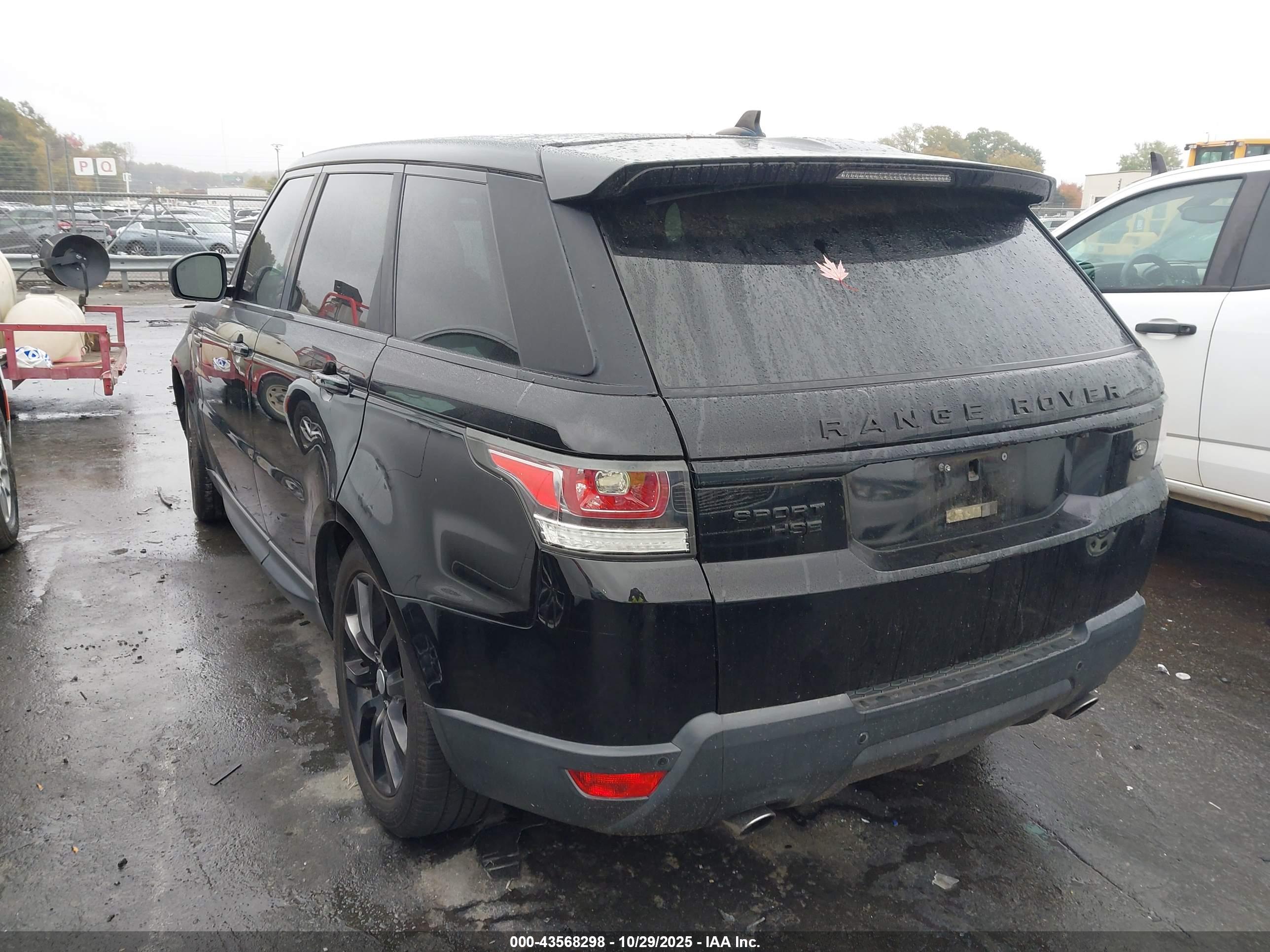 LAND ROVER image 3