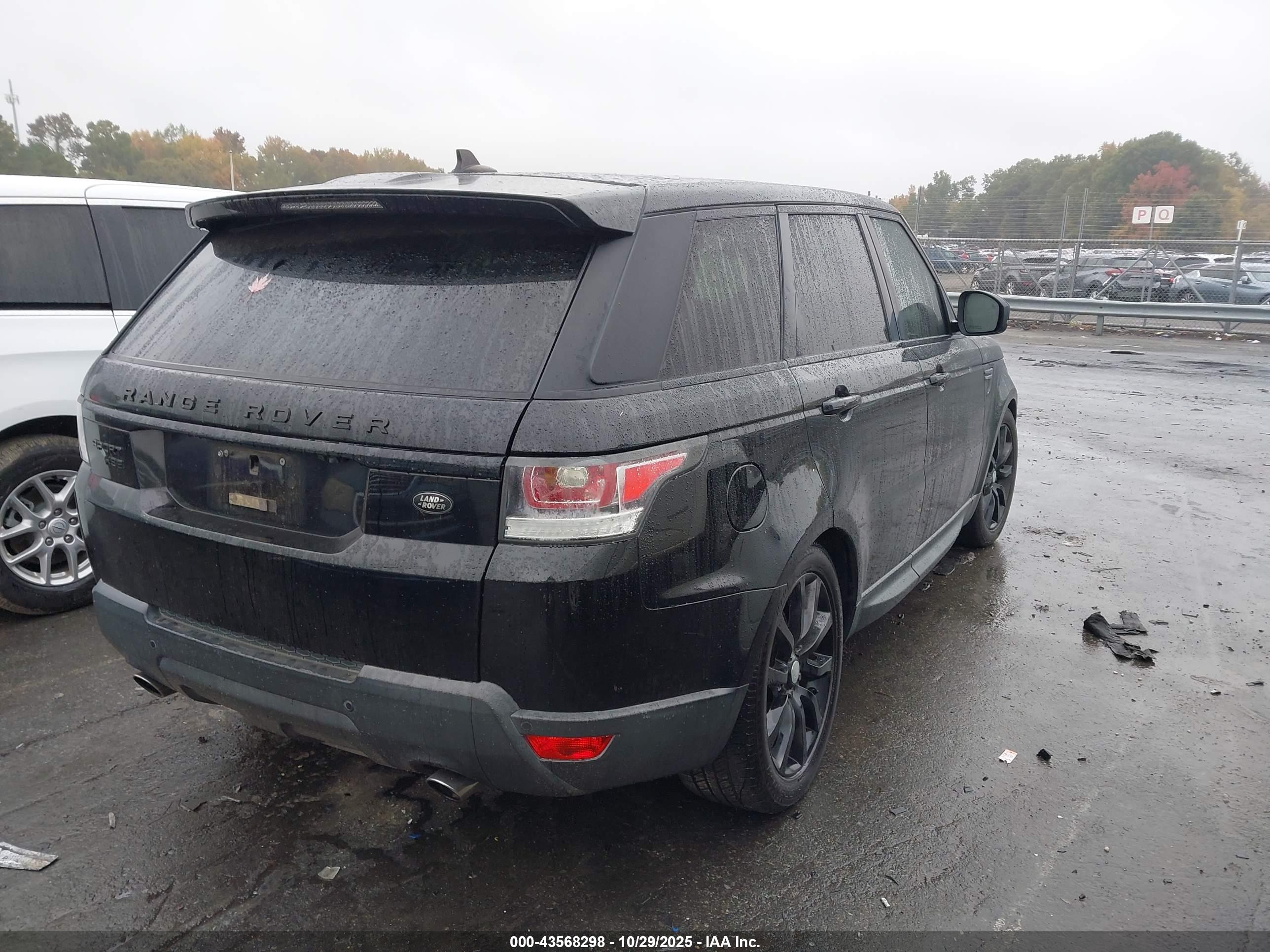 LAND ROVER image 4