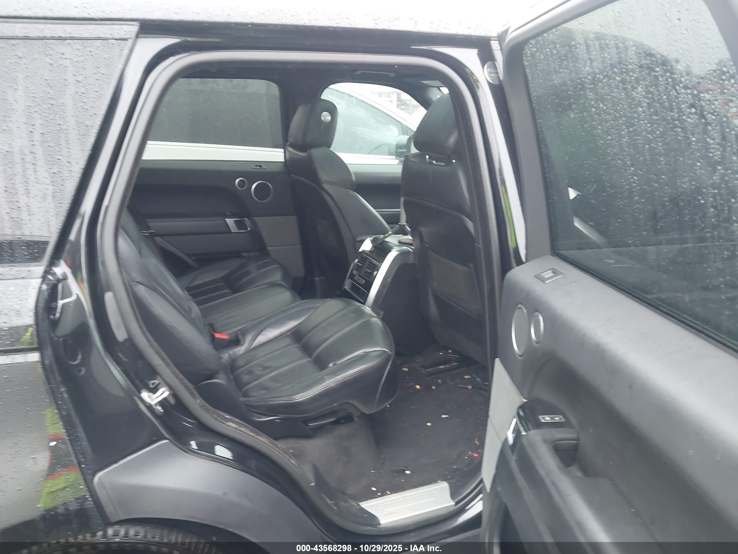 LAND ROVER image 8