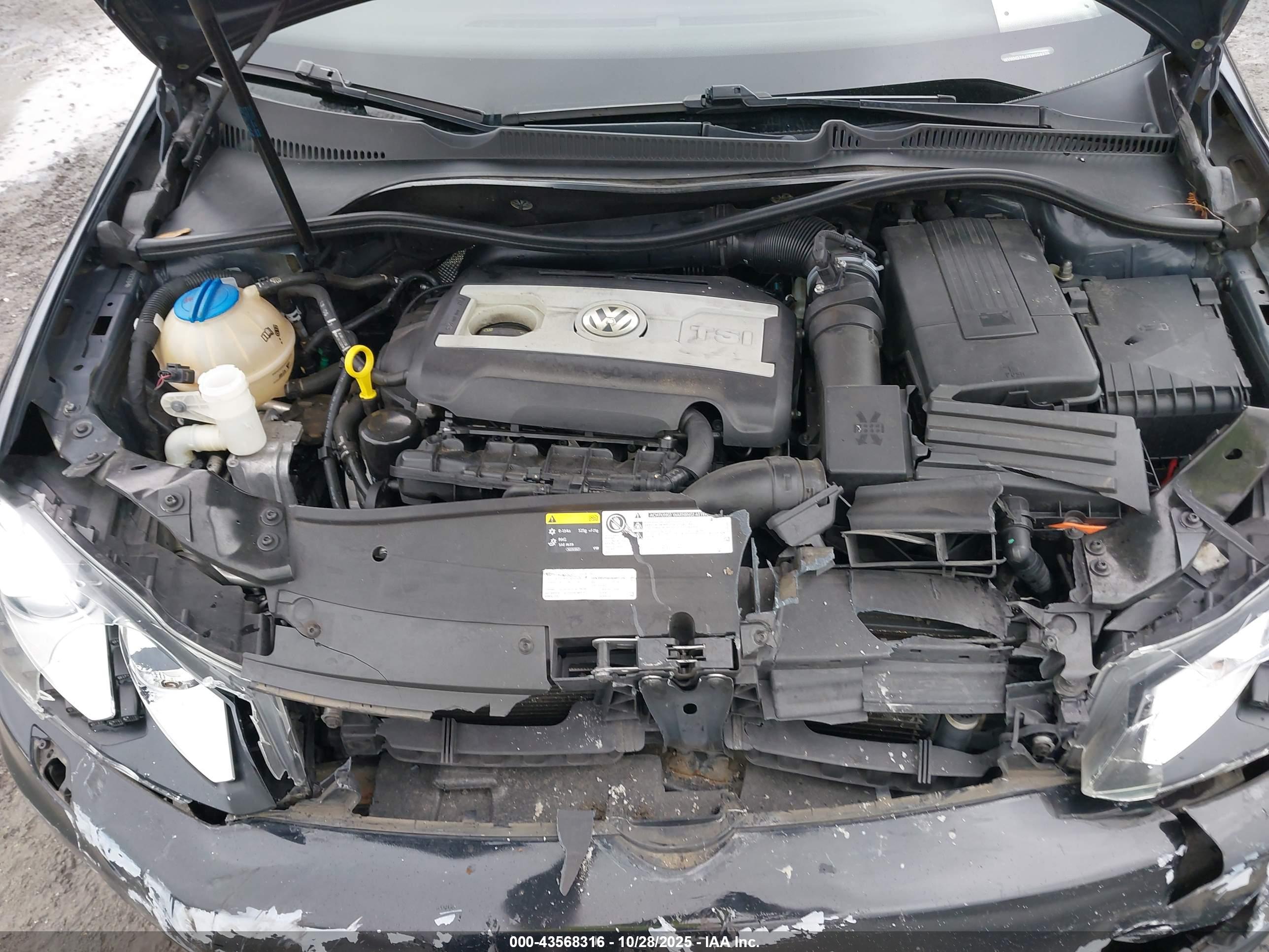 VOLKSWAGEN GTI image 10
