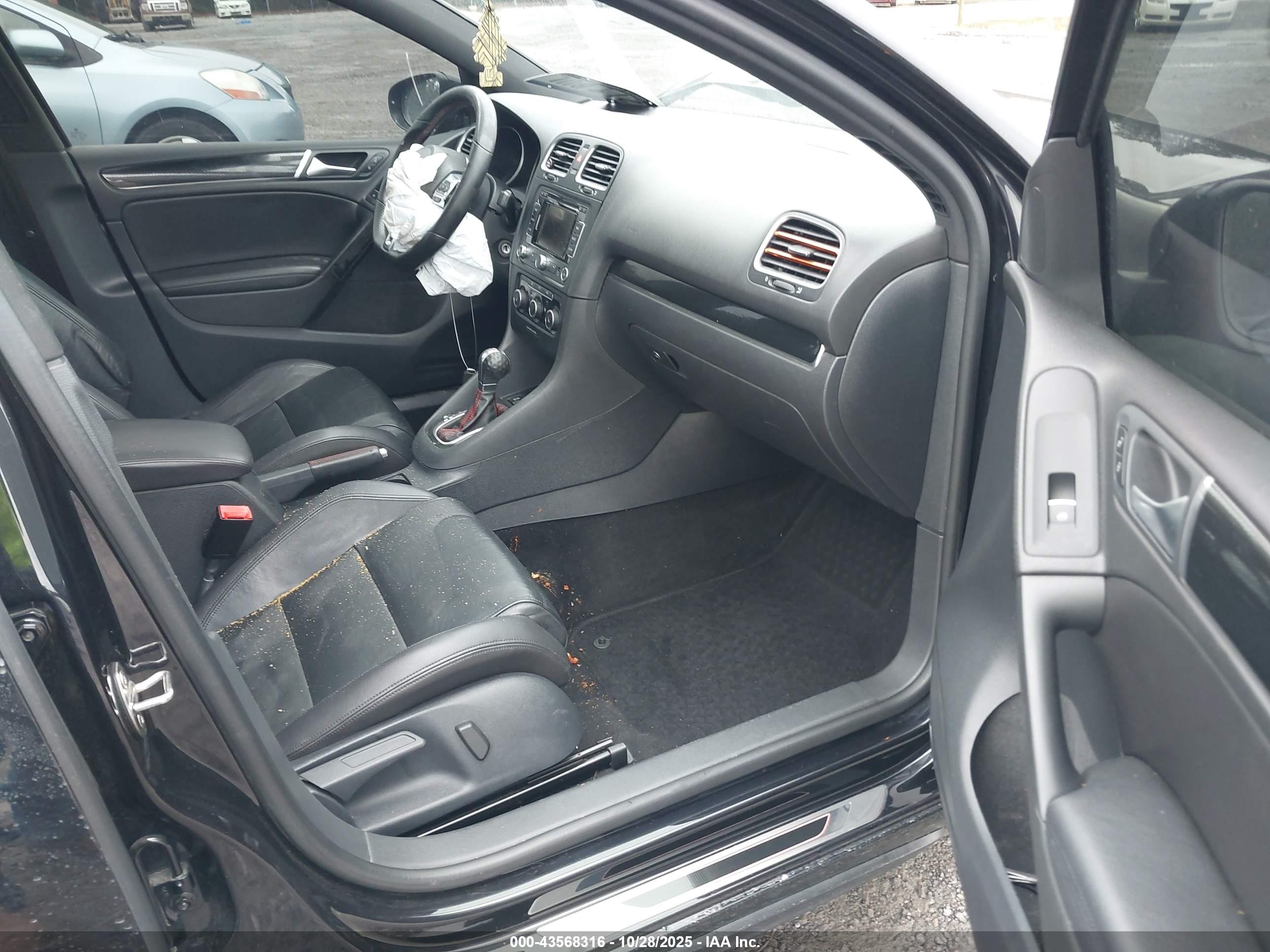 VOLKSWAGEN GTI image 5