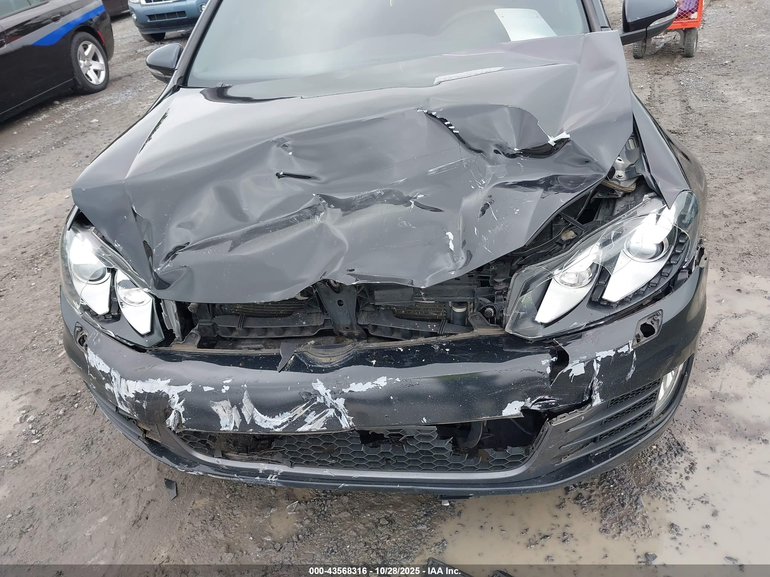 VOLKSWAGEN GTI image 6