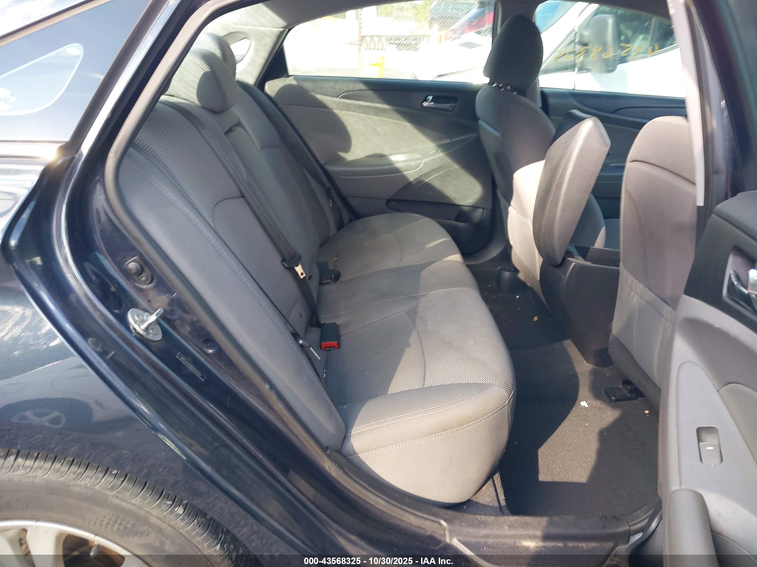 HYUNDAI SONATA image 8
