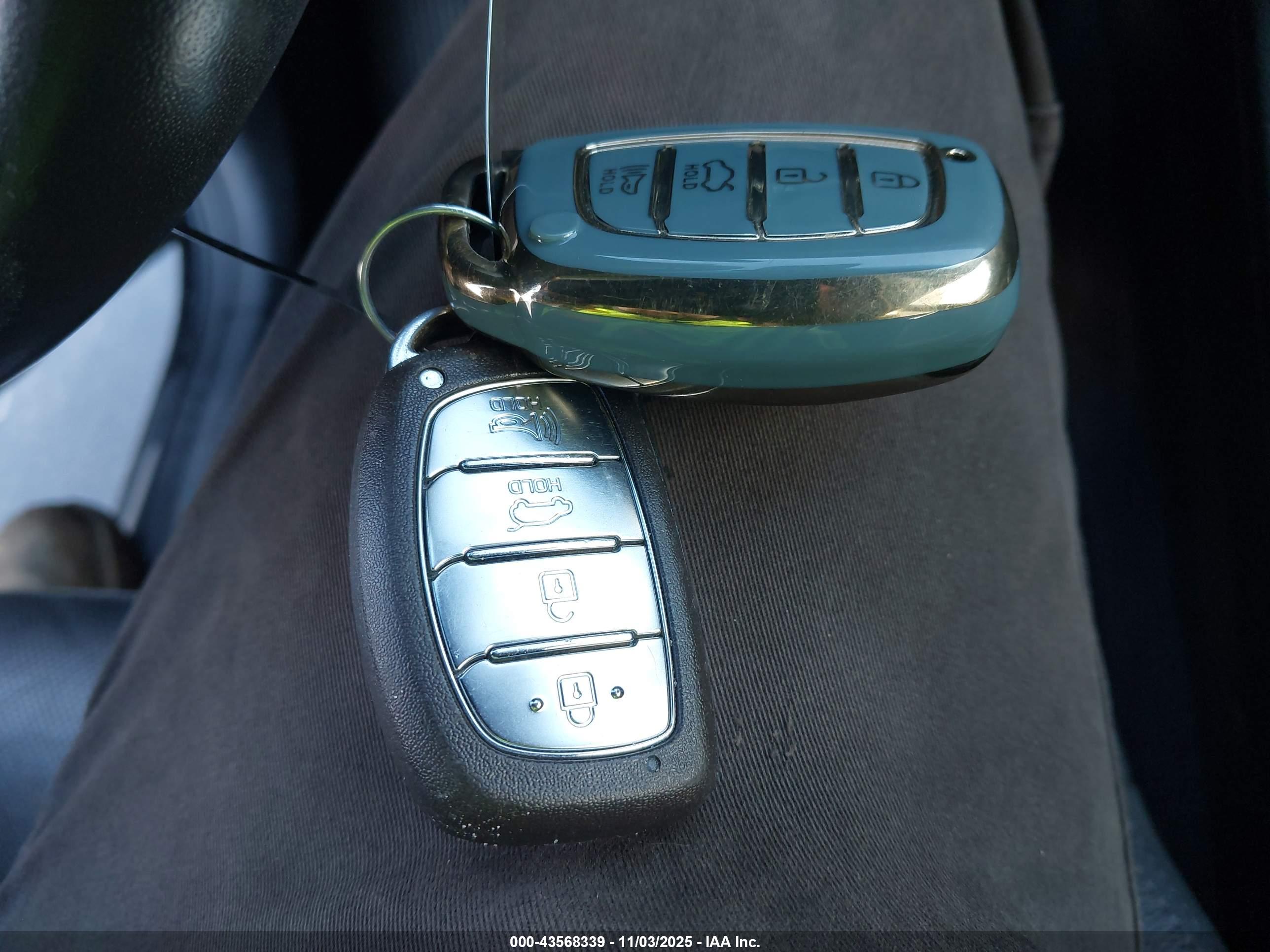 HYUNDAI TUCSON image 11