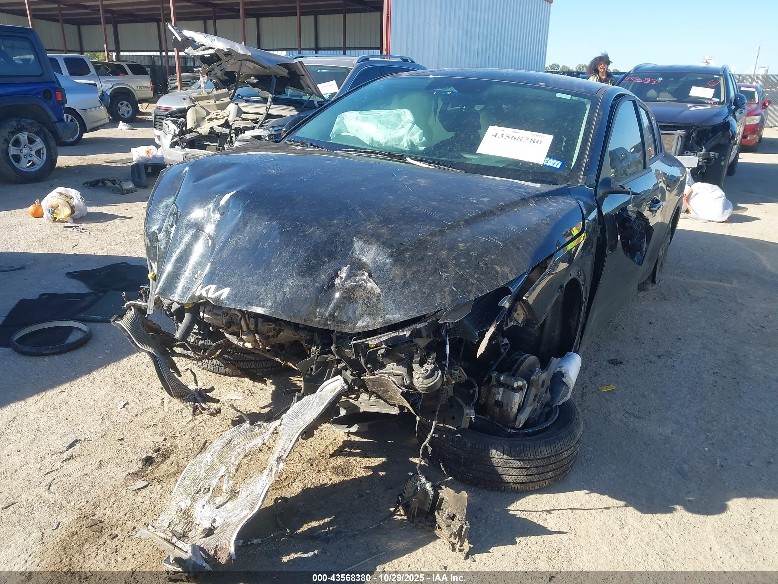KIA K4 image 2