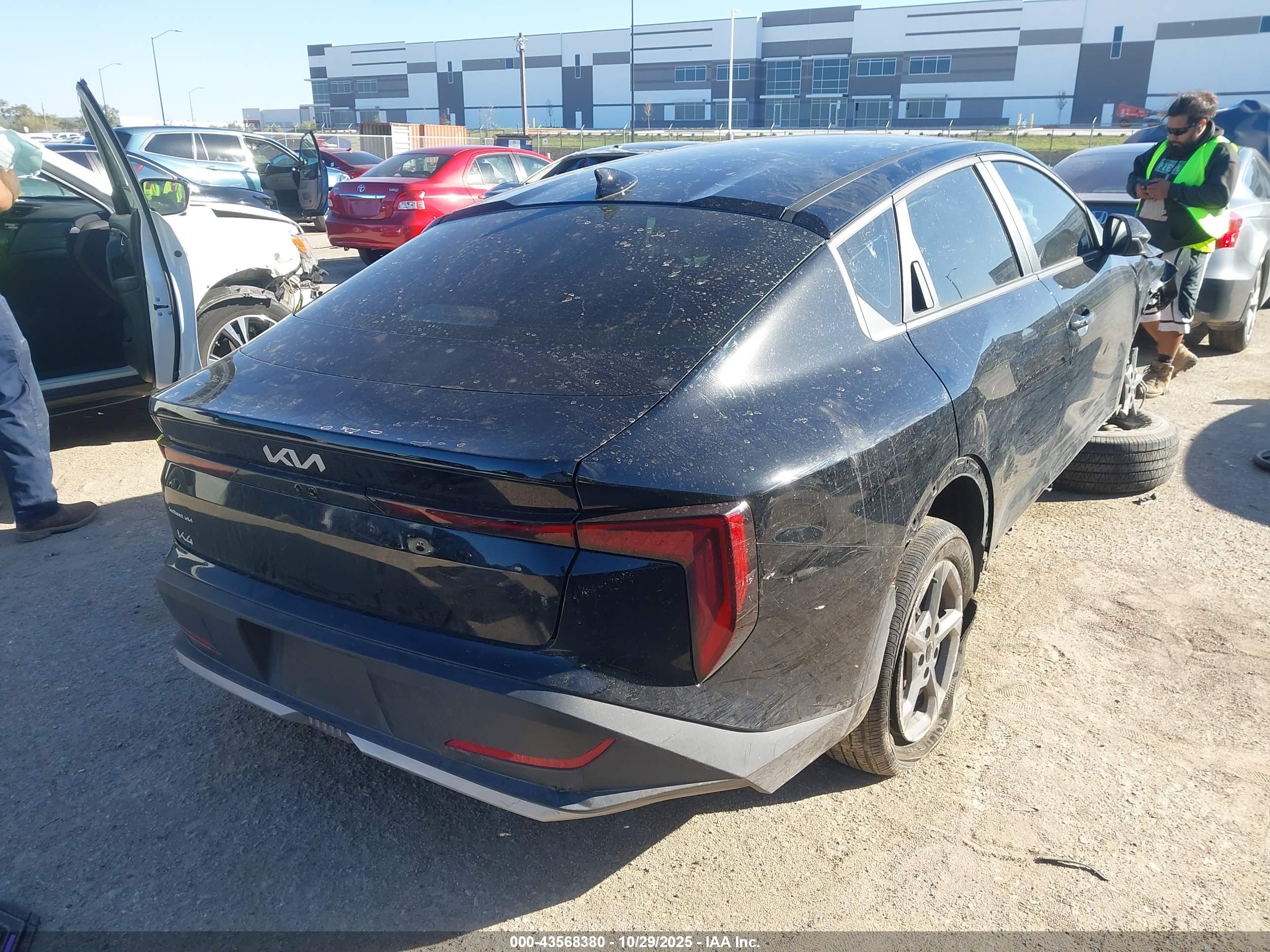 KIA K4 image 4