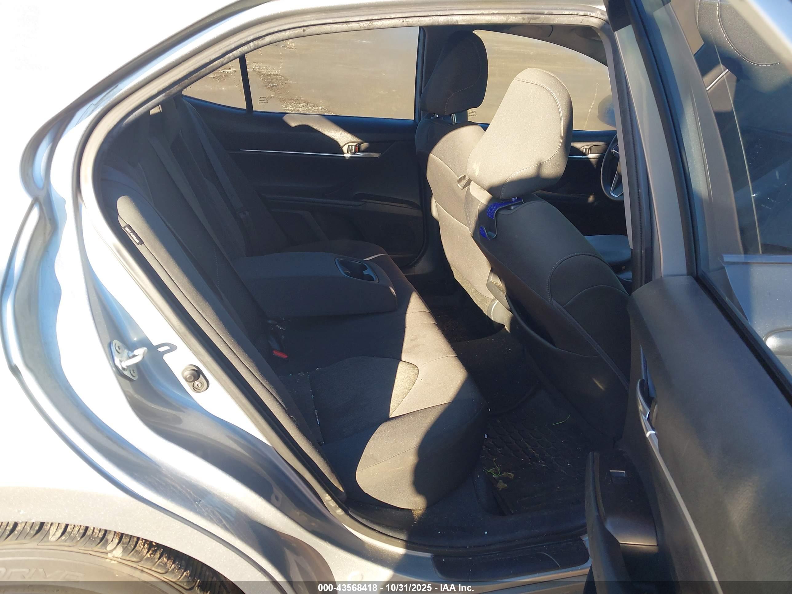 TOYOTA CAMRY image 8