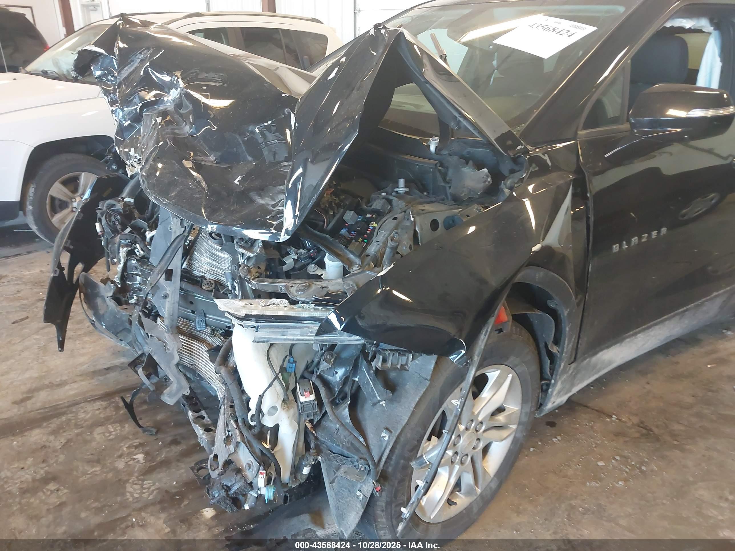 CHEVROLET BLAZER image 6