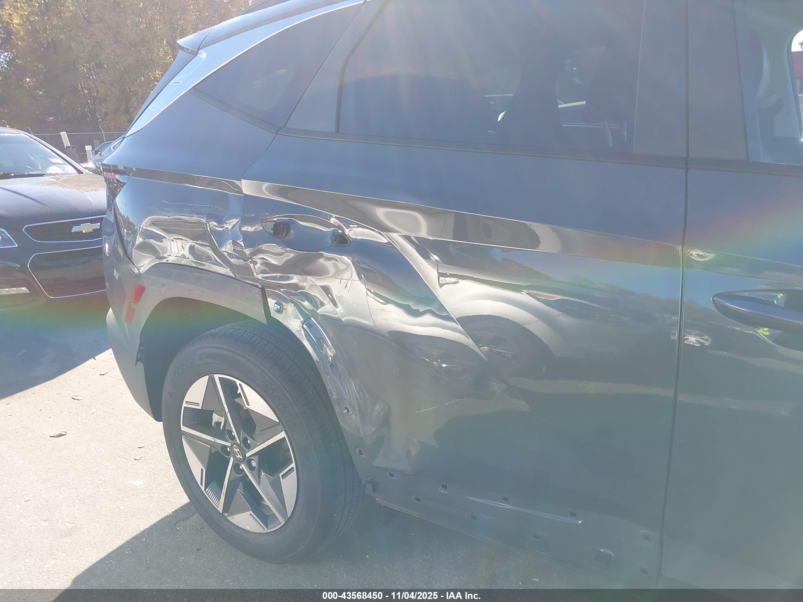 HYUNDAI TUCSON image 6