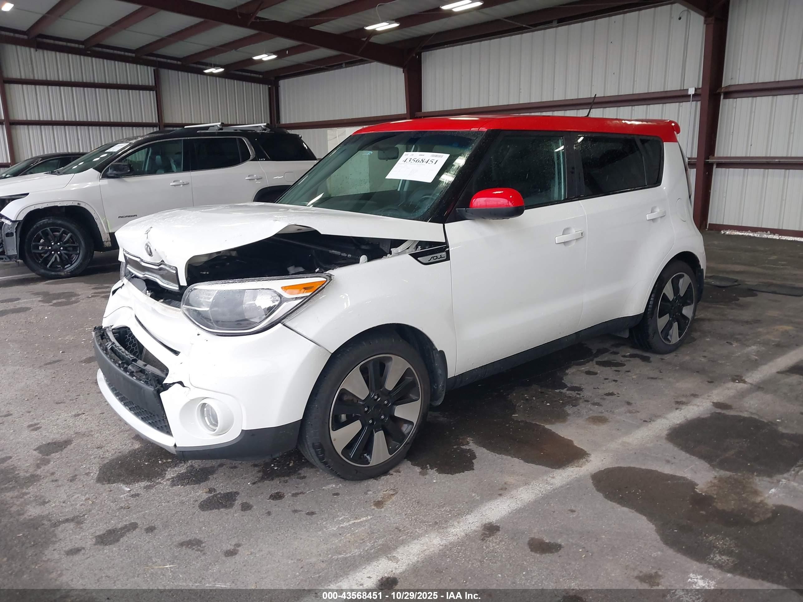 KIA SOUL image 2