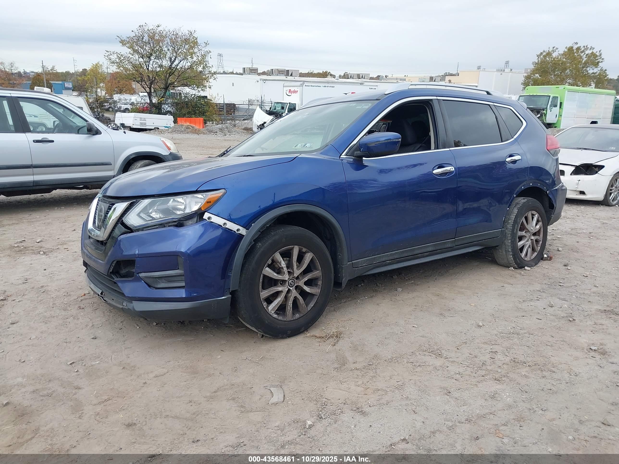 NISSAN ROGUE image 2