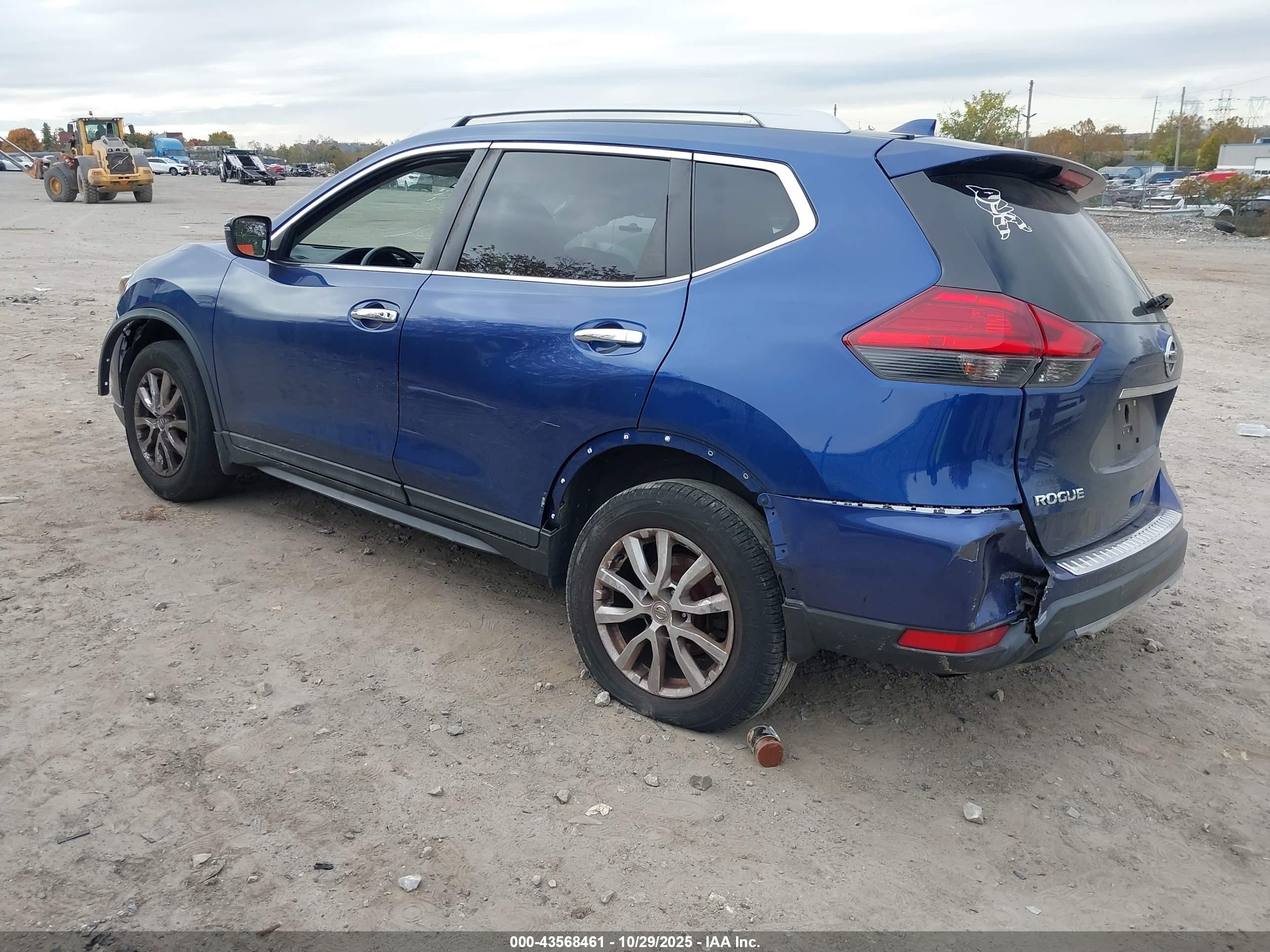 NISSAN ROGUE image 3