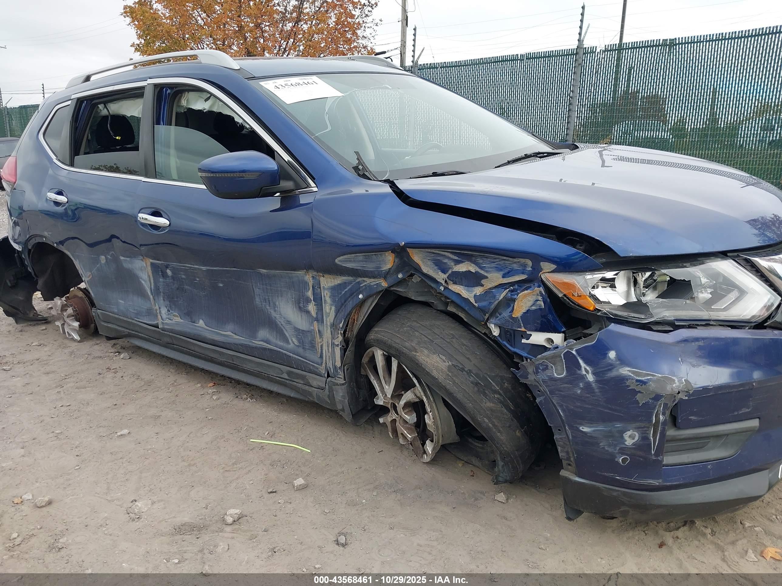 NISSAN ROGUE image 6