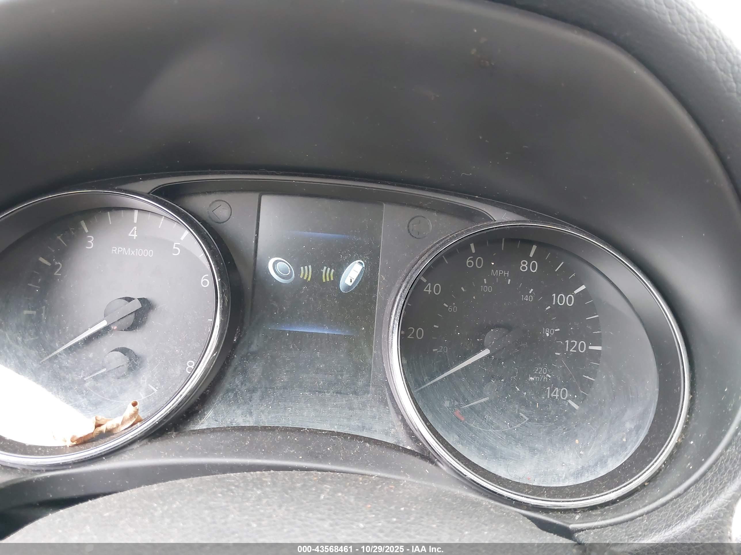 NISSAN ROGUE image 7