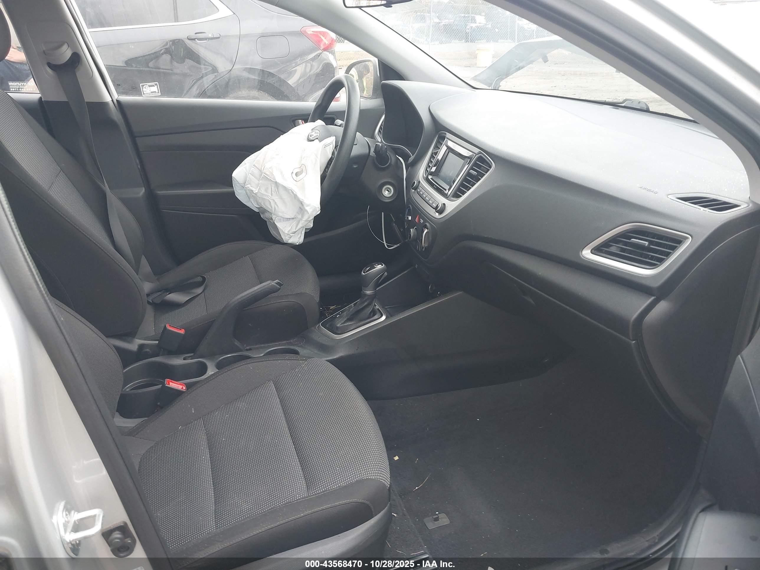 HYUNDAI ACCENT image 5
