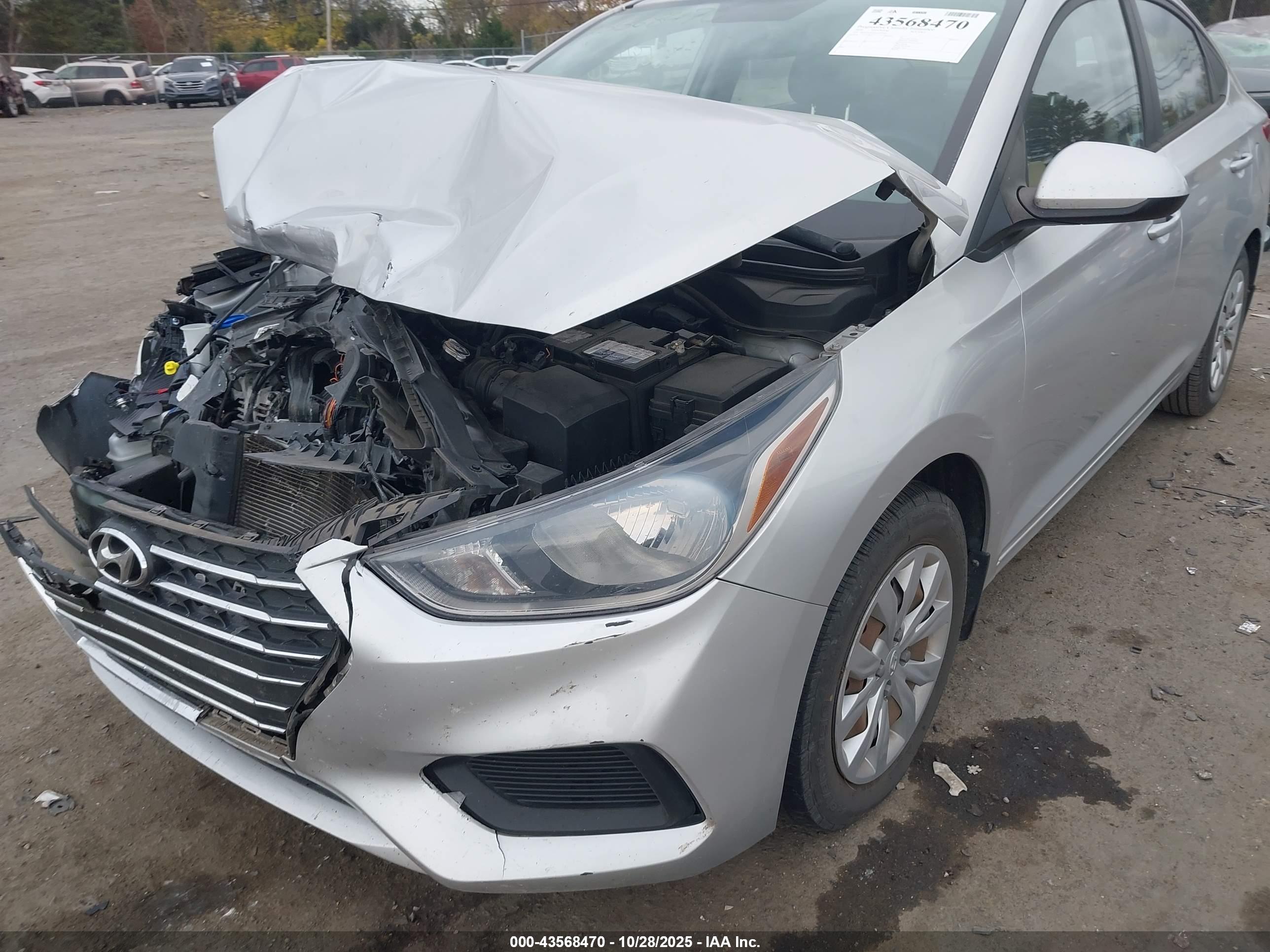 HYUNDAI ACCENT image 6