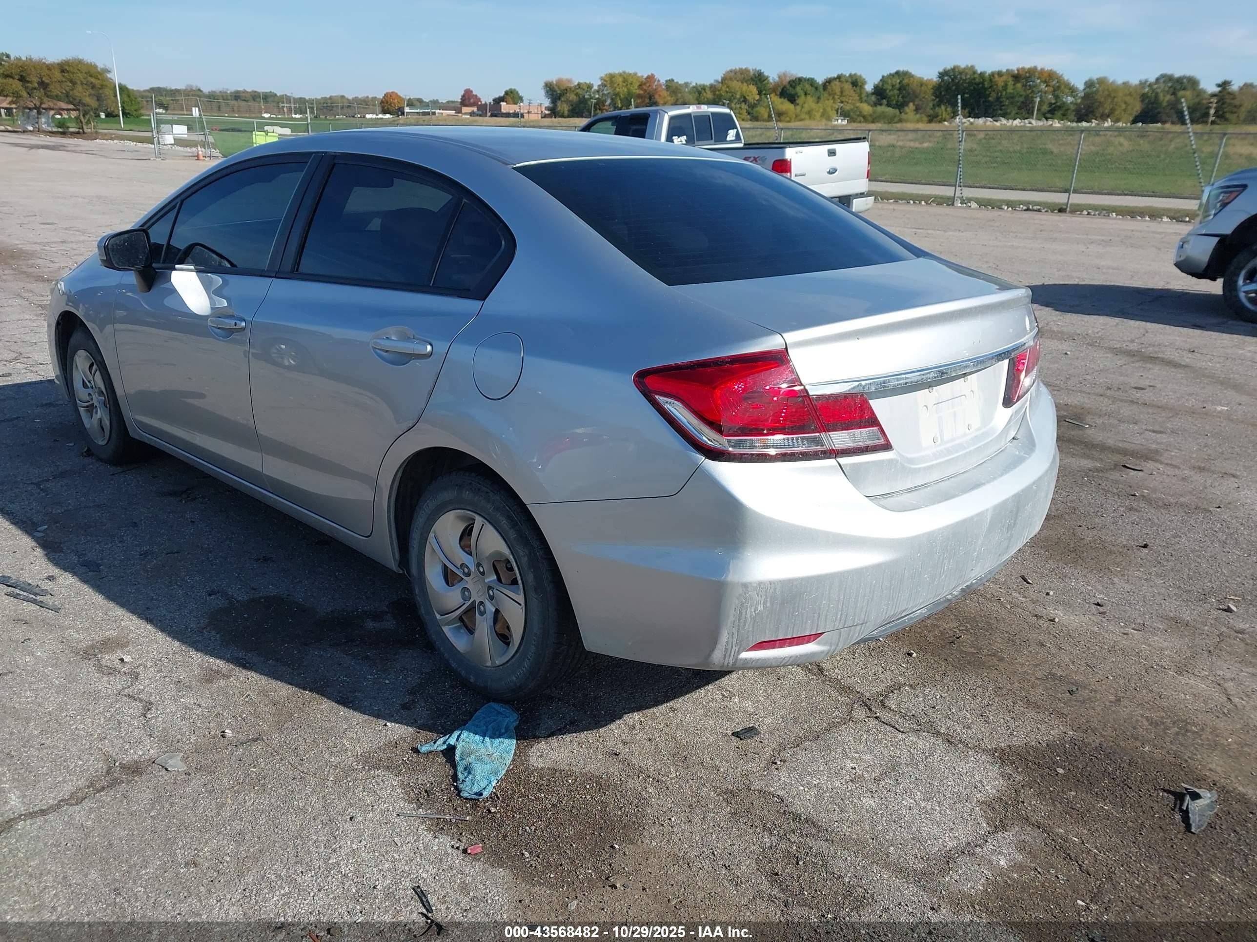 HONDA CIVIC image 3