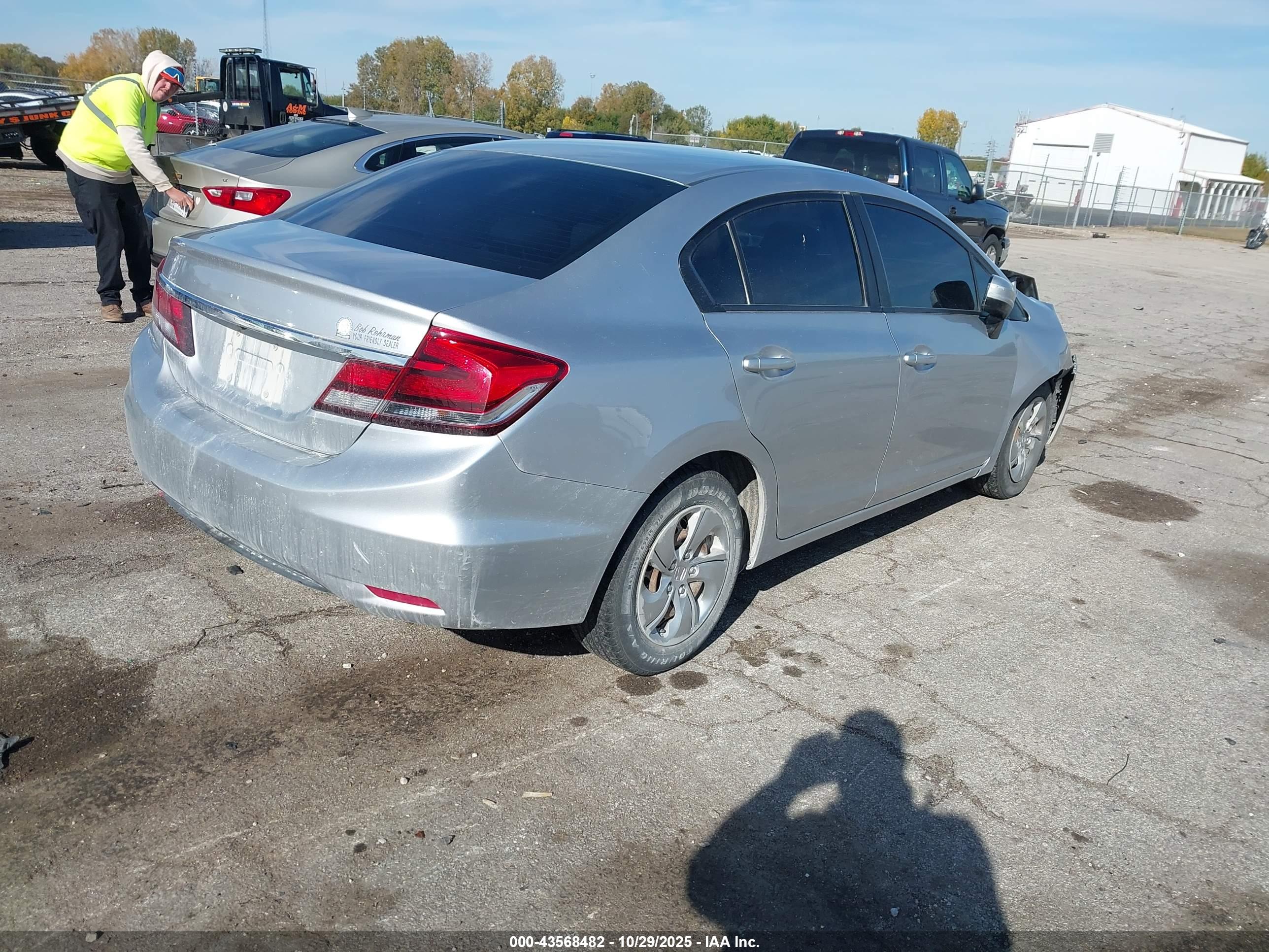 HONDA CIVIC image 4