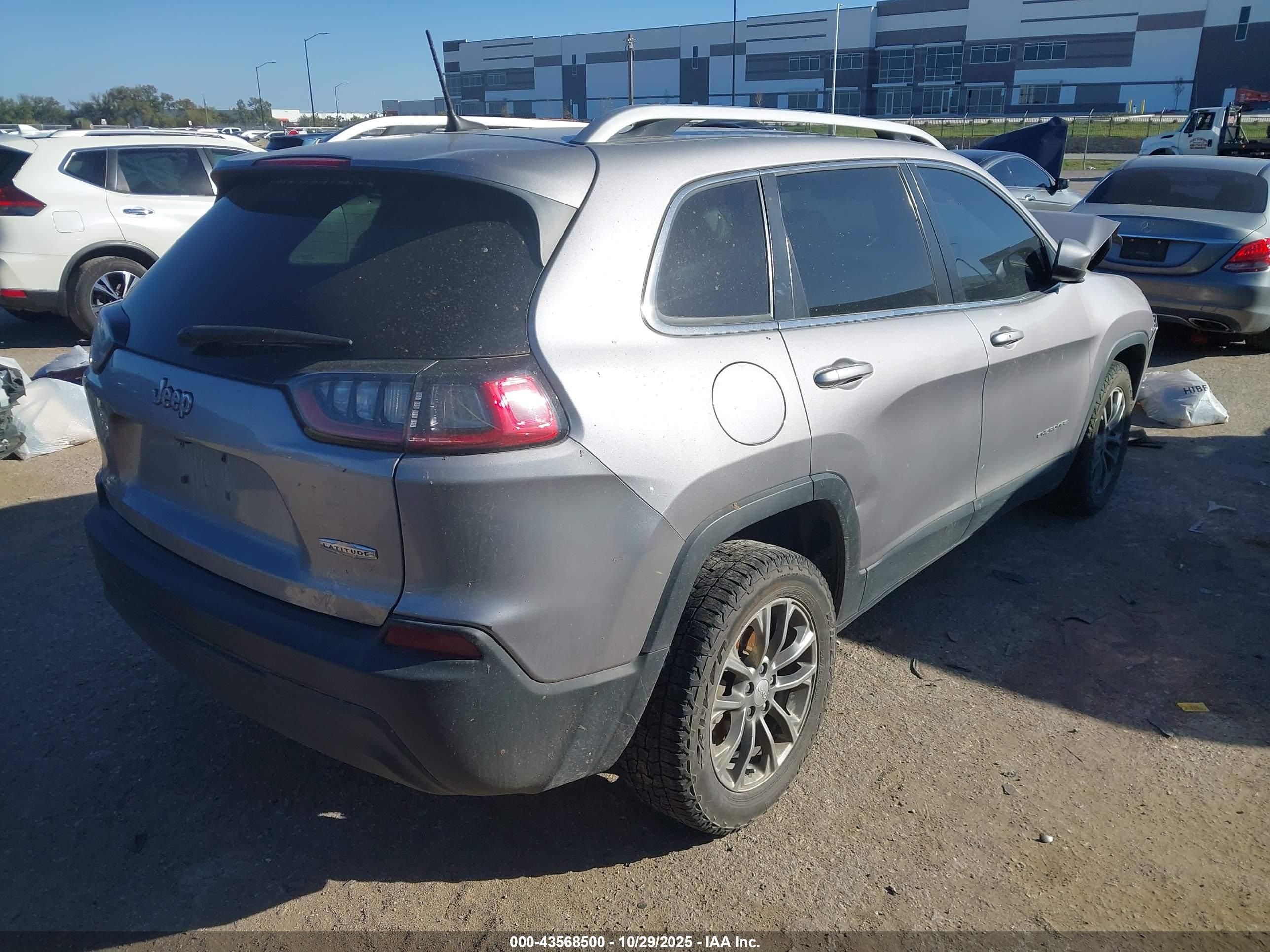 JEEP CHEROKEE image 4
