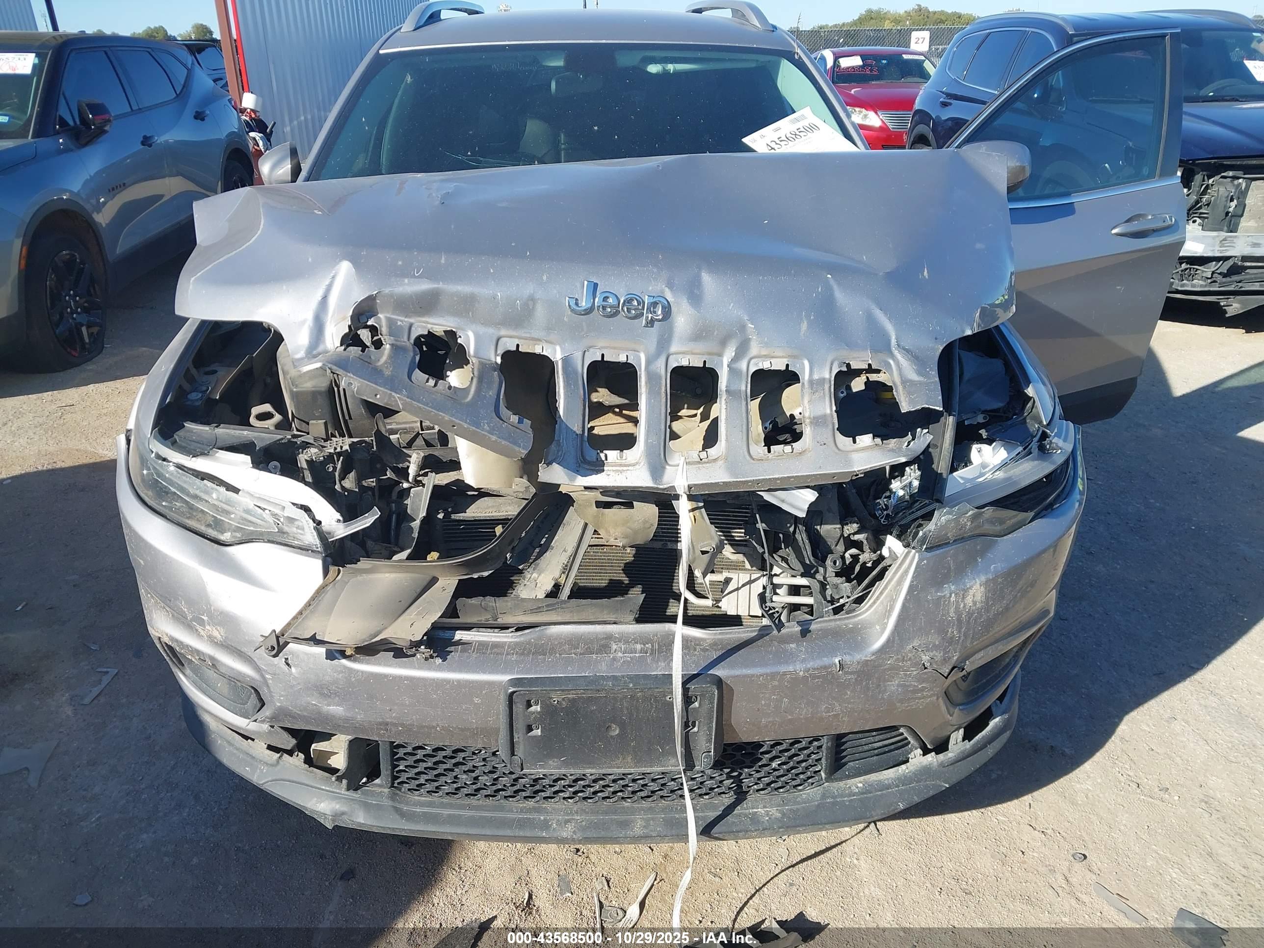 JEEP CHEROKEE image 6