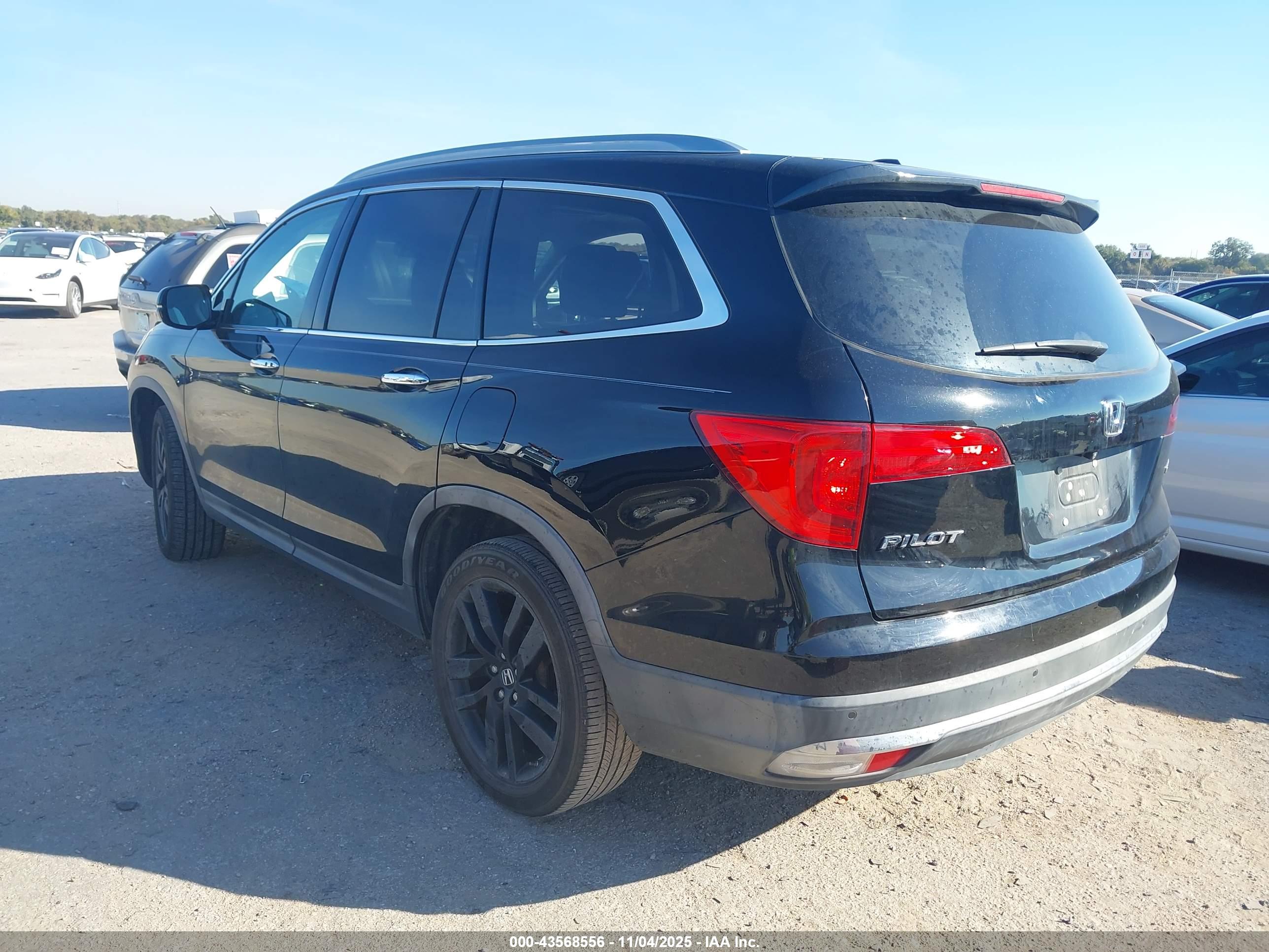 HONDA PILOT image 3