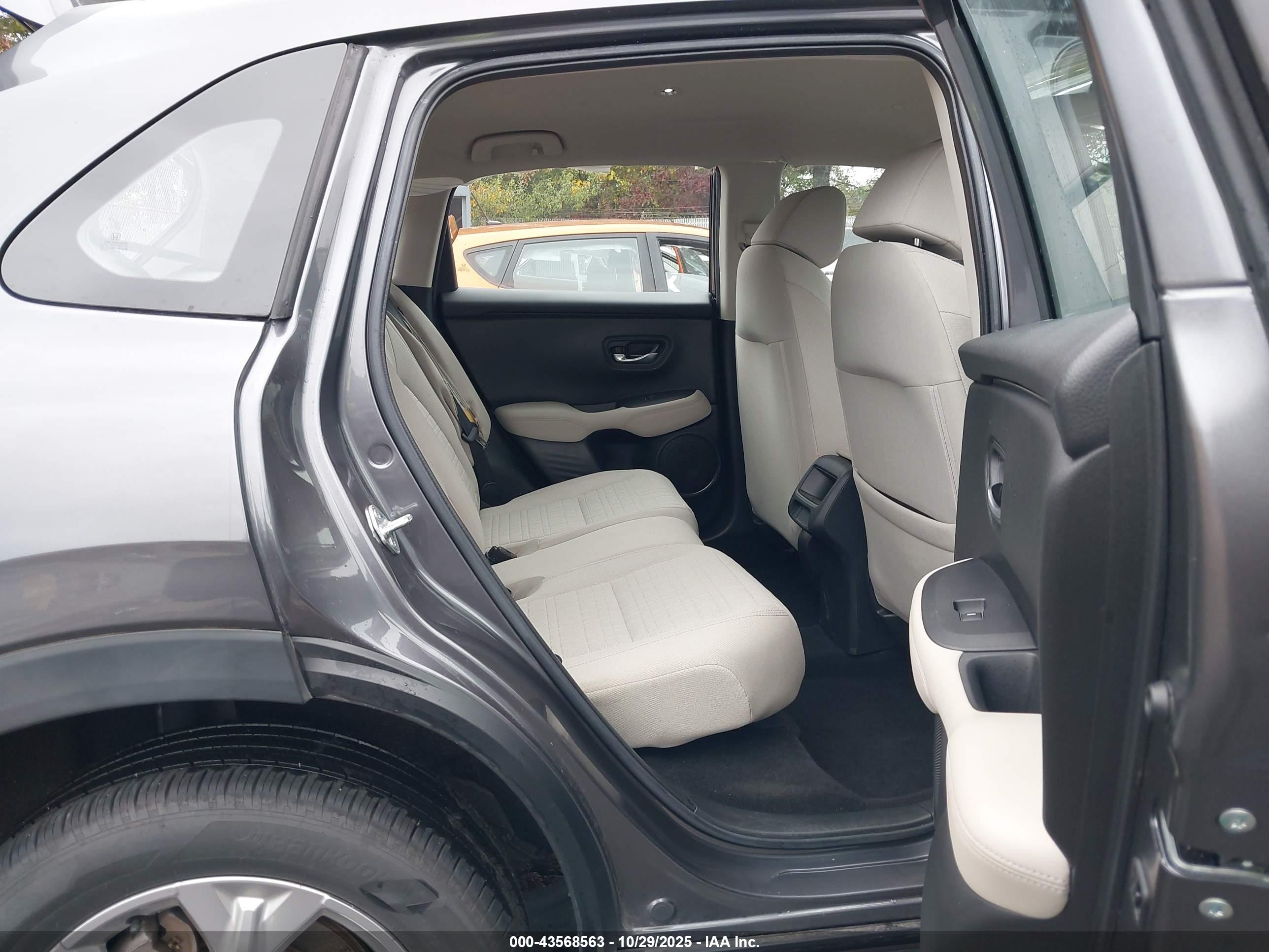 HONDA HR-V image 8