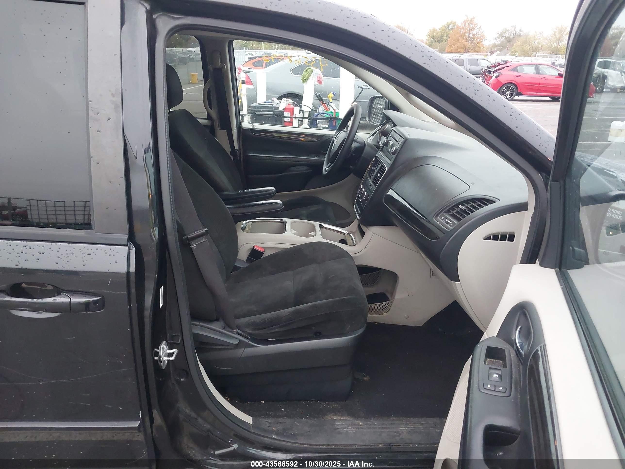 DODGE GRAND image 5