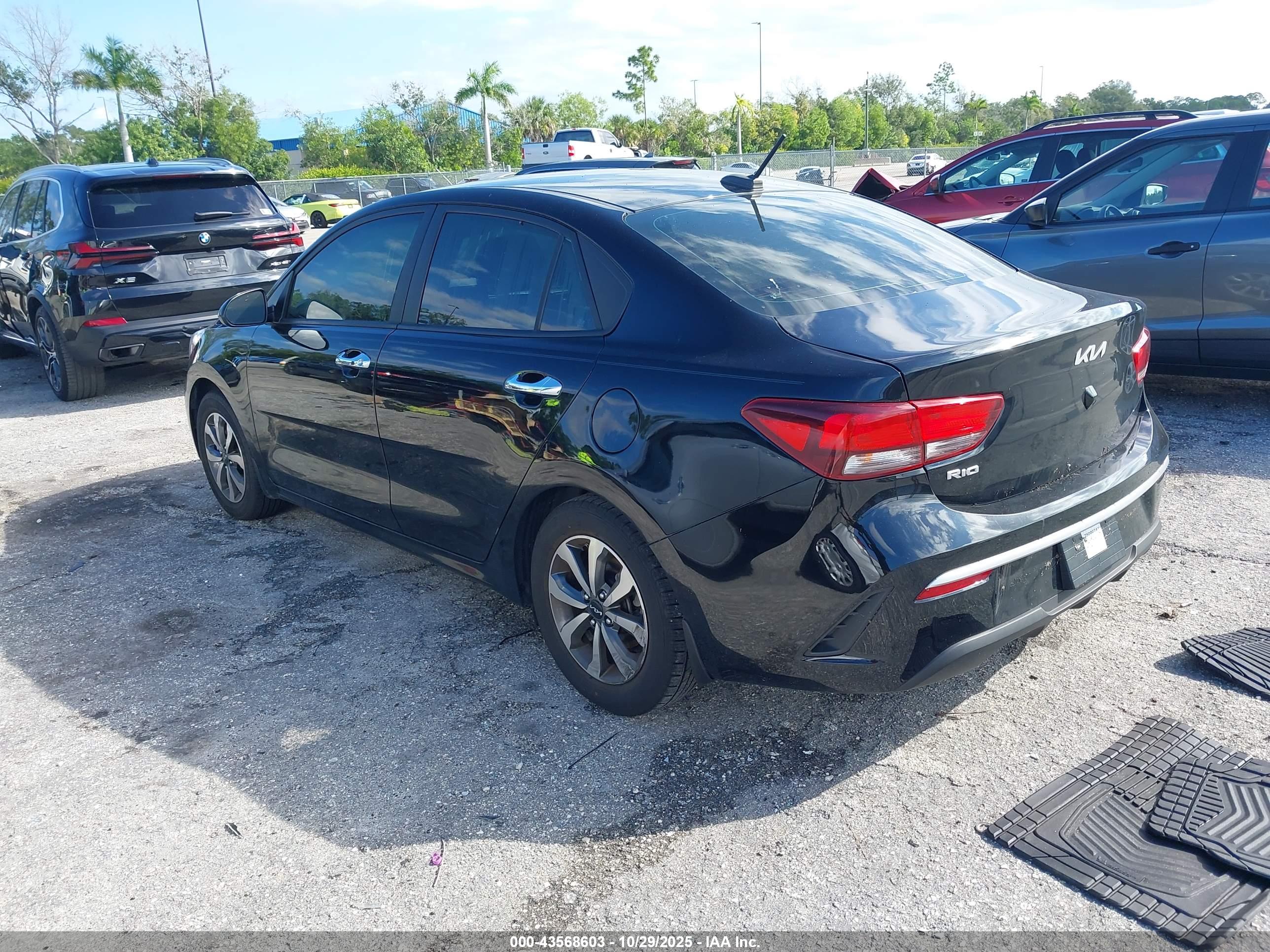KIA RIO image 3