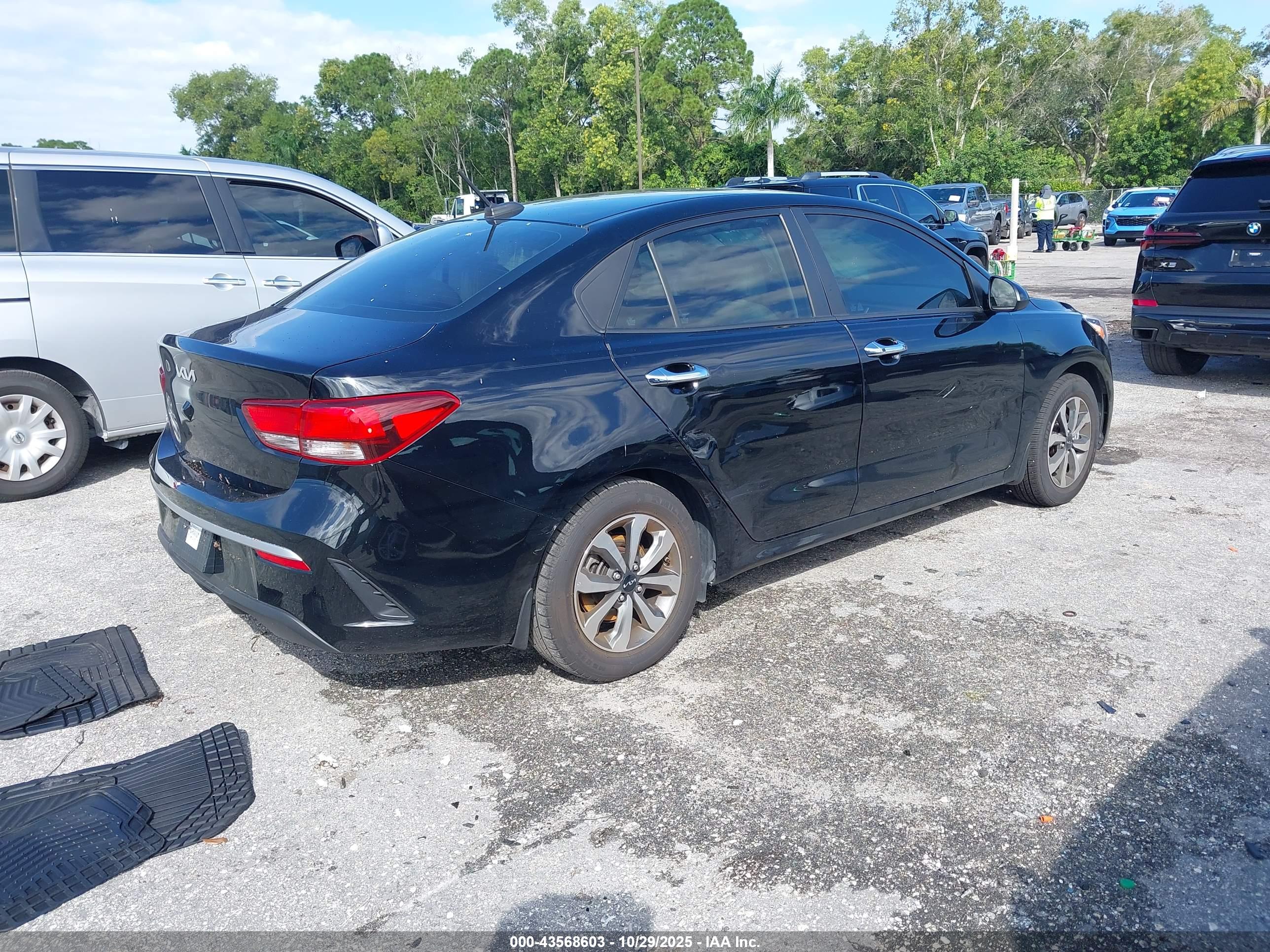 KIA RIO image 4