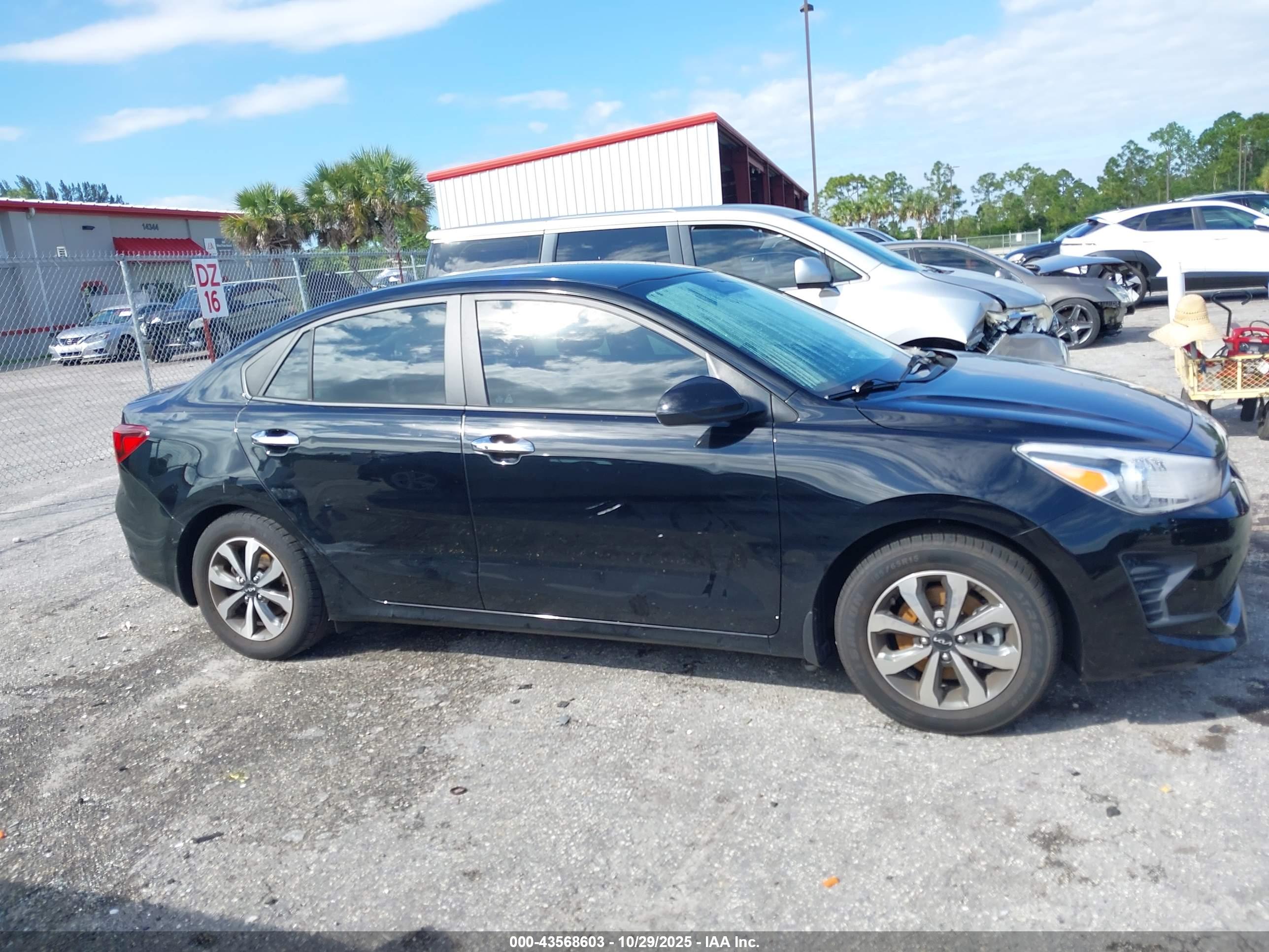 KIA RIO image 6