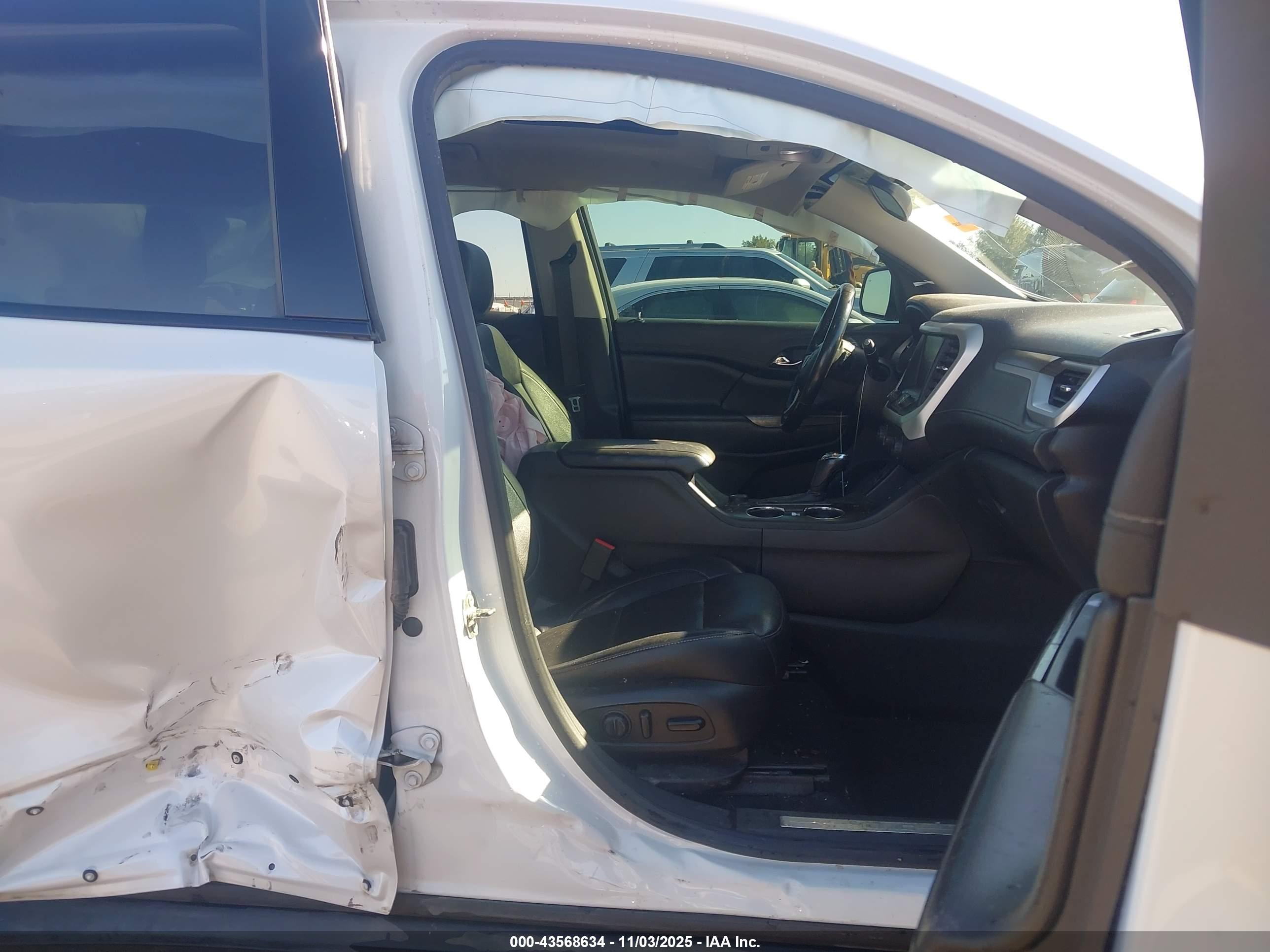 GMC ACADIA image 5
