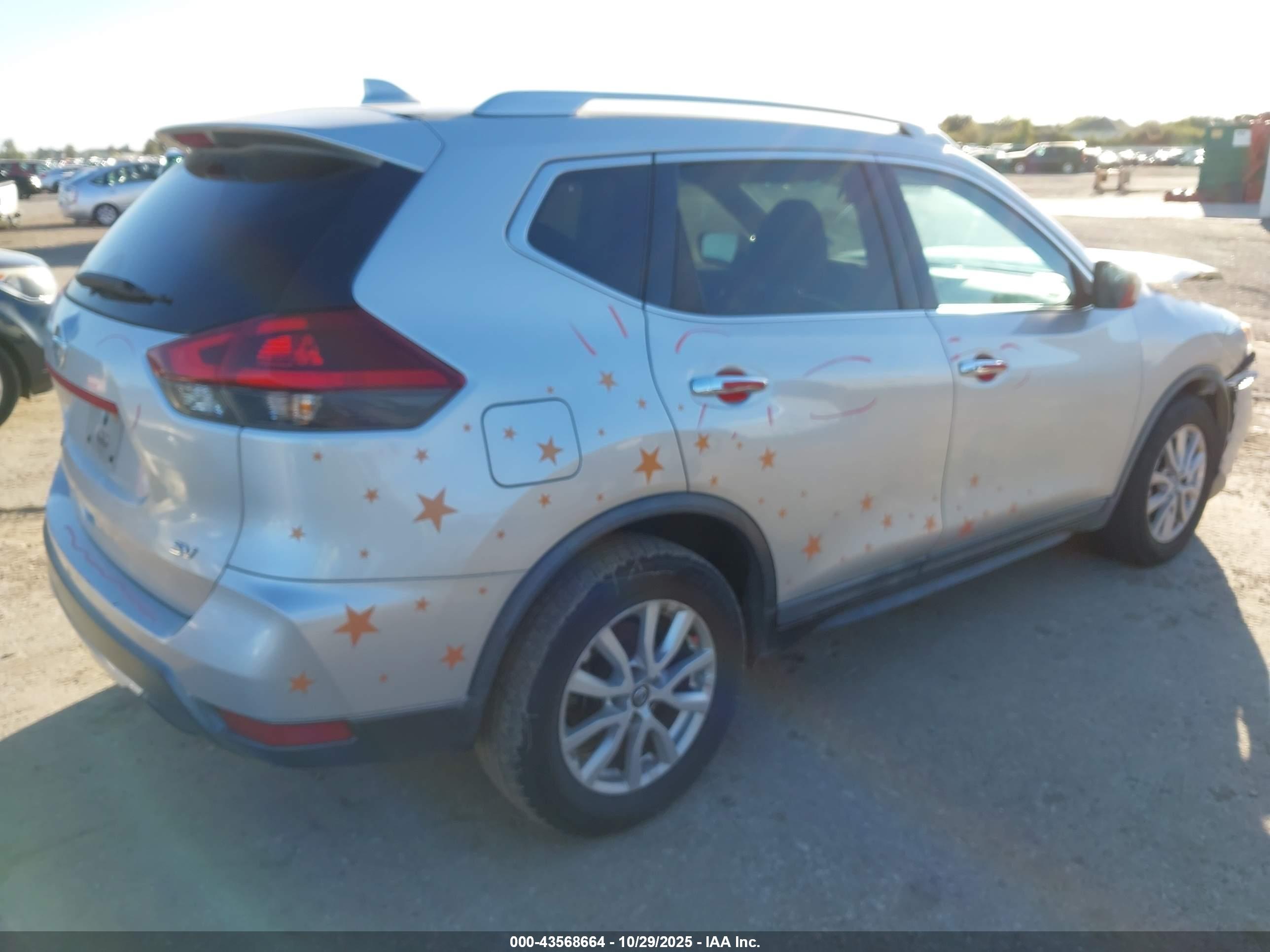 NISSAN ROGUE image 4