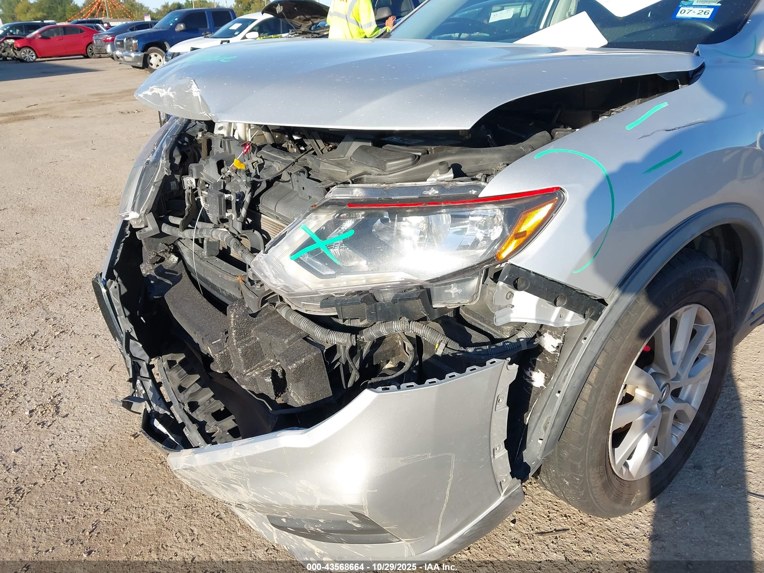 NISSAN ROGUE image 6