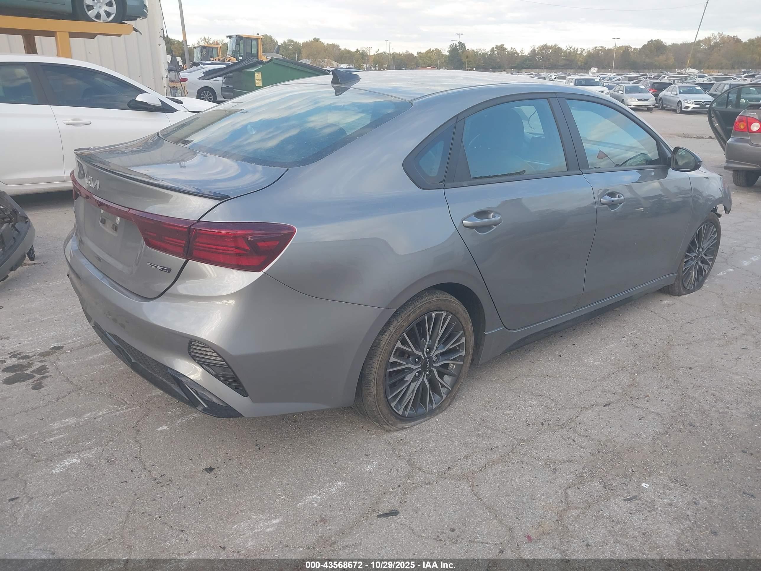 KIA FORTE image 4