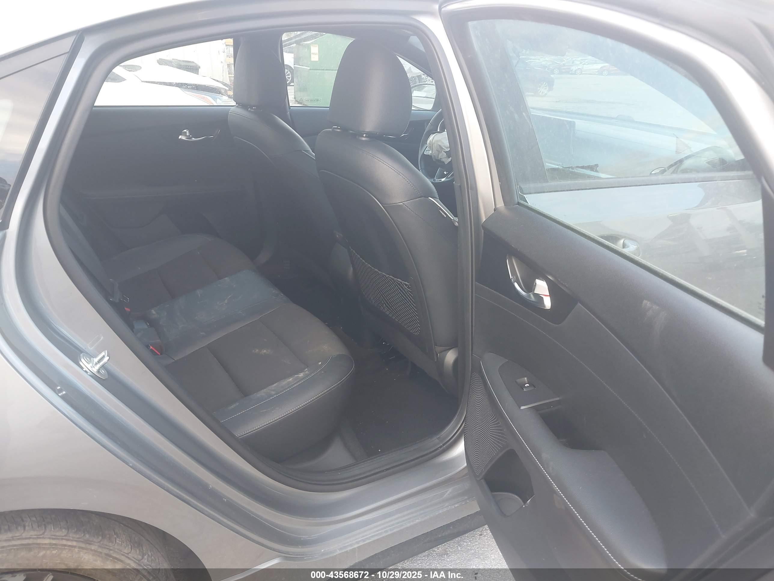 KIA FORTE image 8