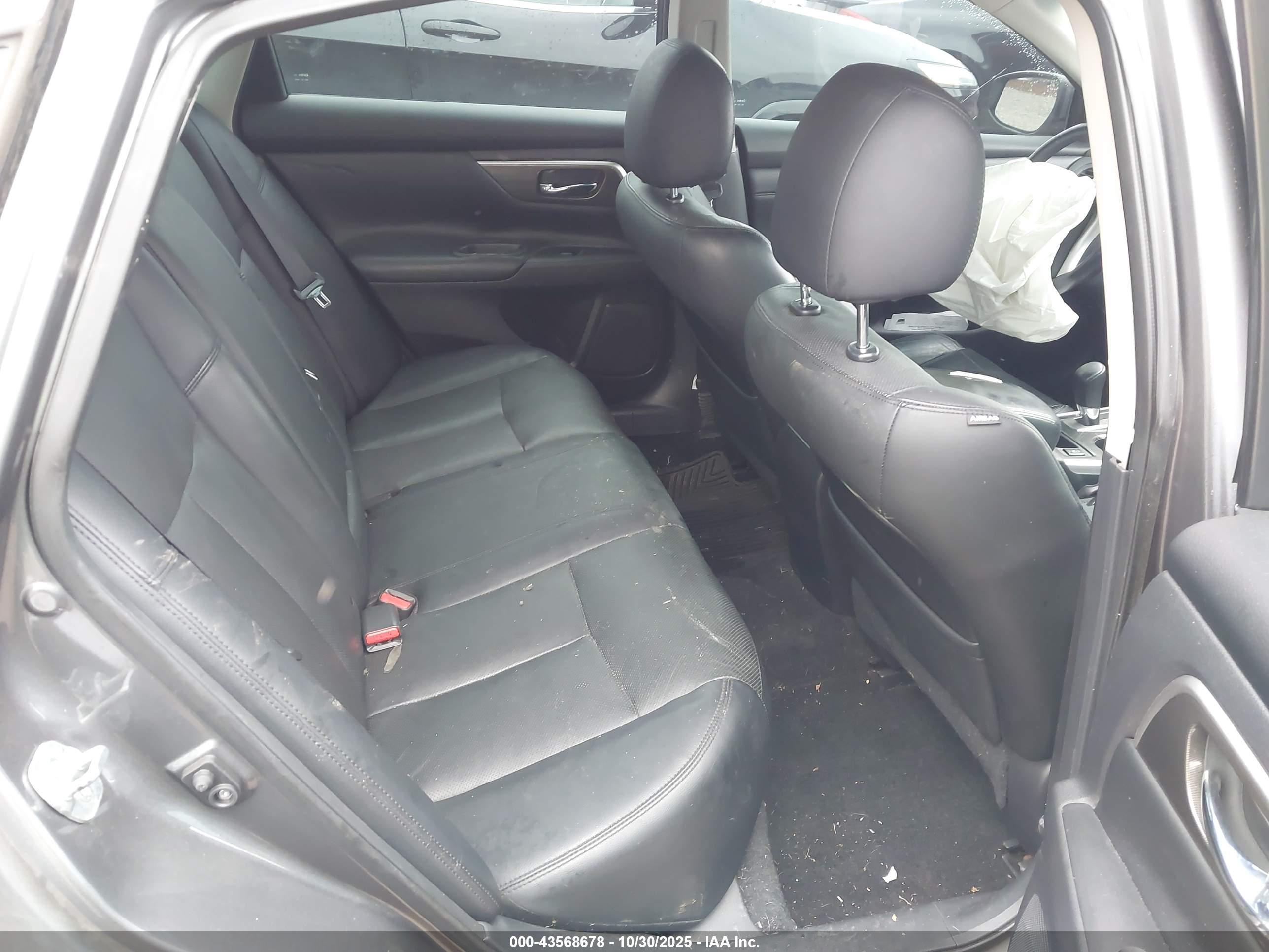 NISSAN ALTIMA image 8