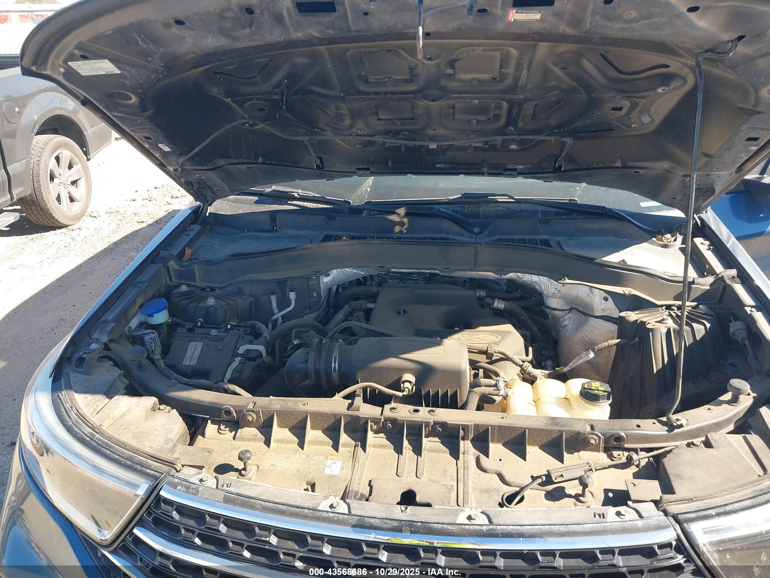 FORD EXPLORER image 10